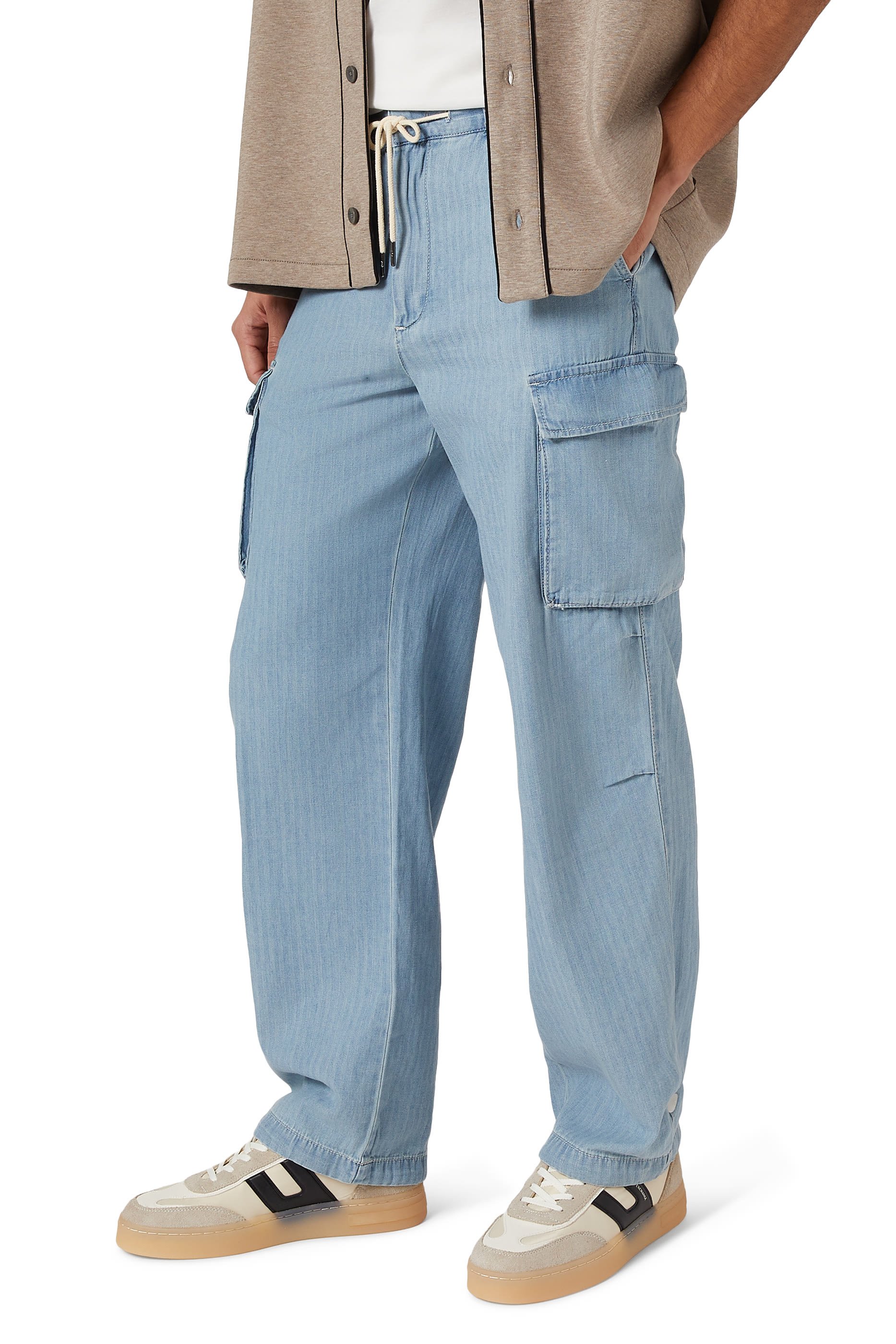 سنيكرز بشعار الماركة قماش معالج