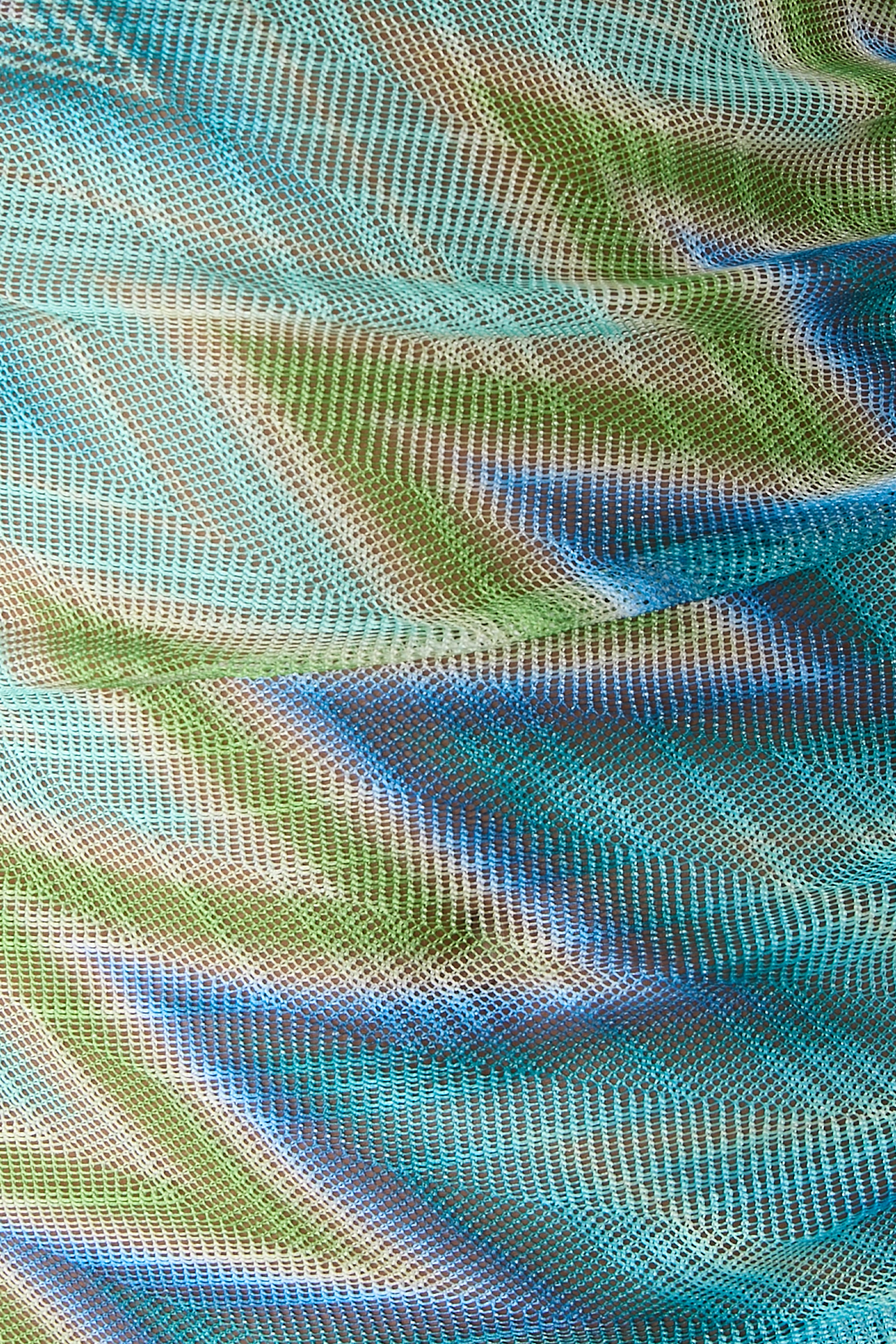 فستان قصير بنقشة خطوط شيفرون وشرابات ولون متدرج راشيل