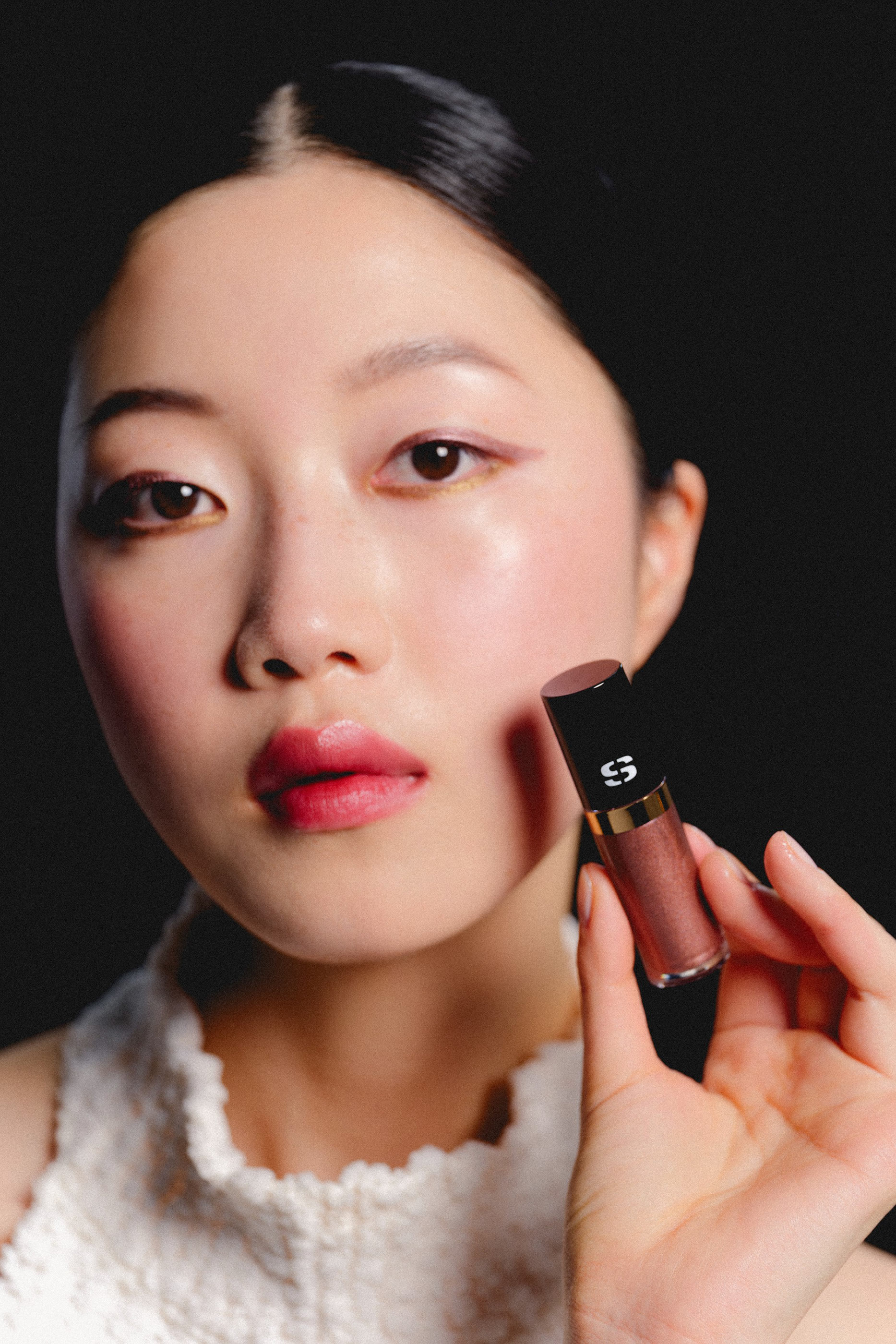 ظل عيون سائل اومبري ايكلا