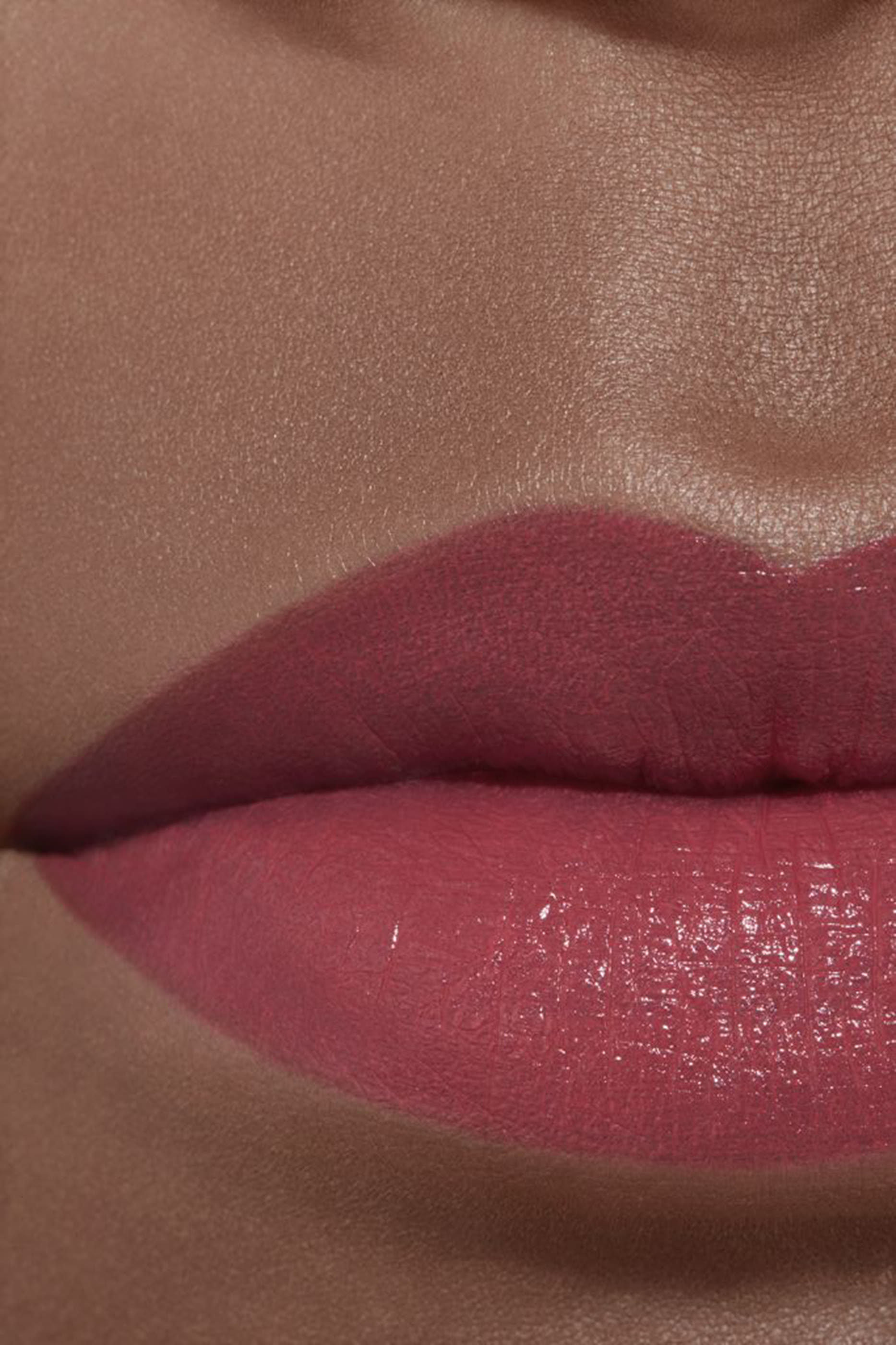 CHANEL ROUGE ALLURE L'EXTRAIT أحمر شفاه عالي الكثافة تركيز من النضارة والعناية قابل لإعادة تعبئة