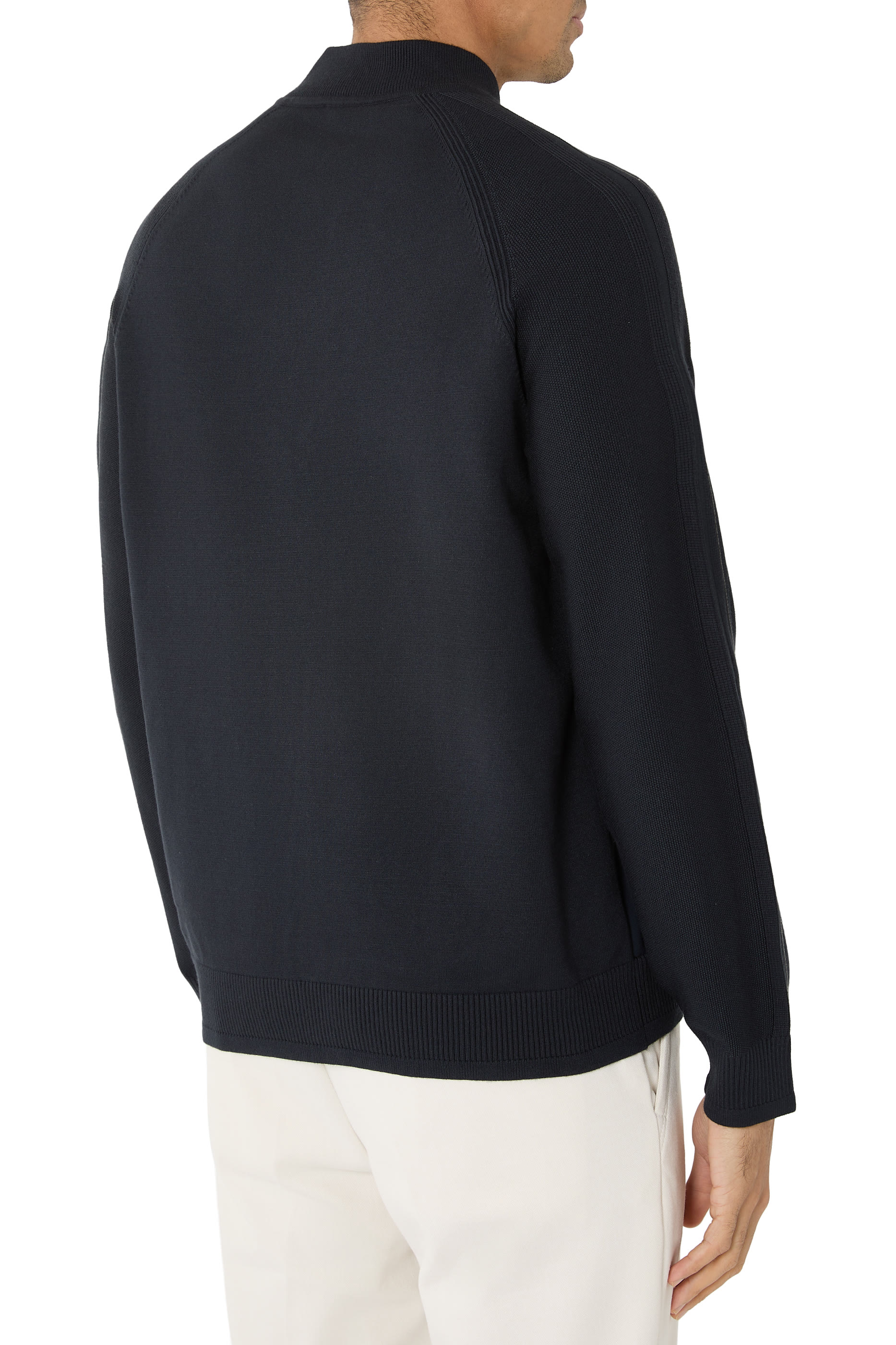 كارديغان بقصة عادية