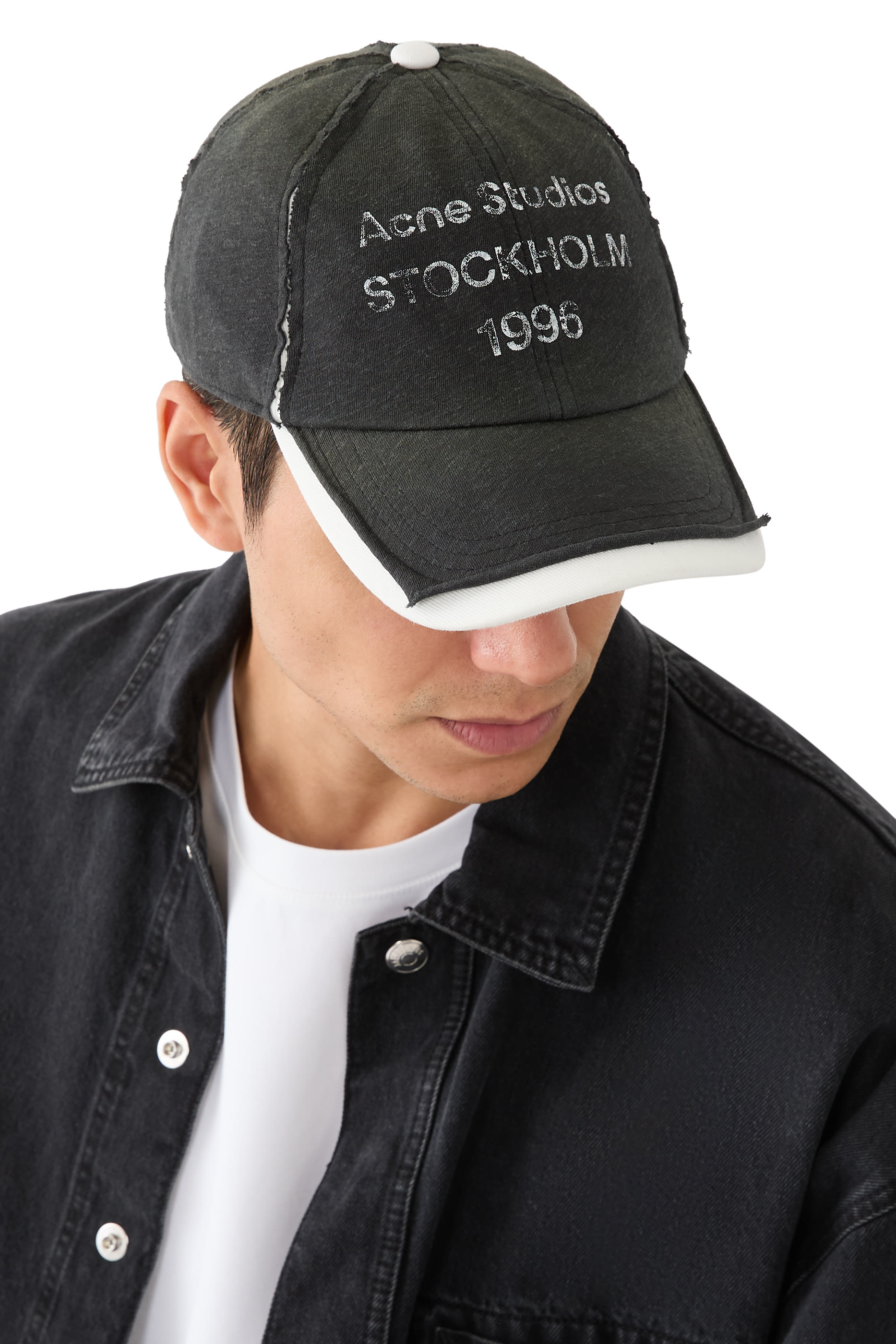 كاب بنقشة شعار الماركة