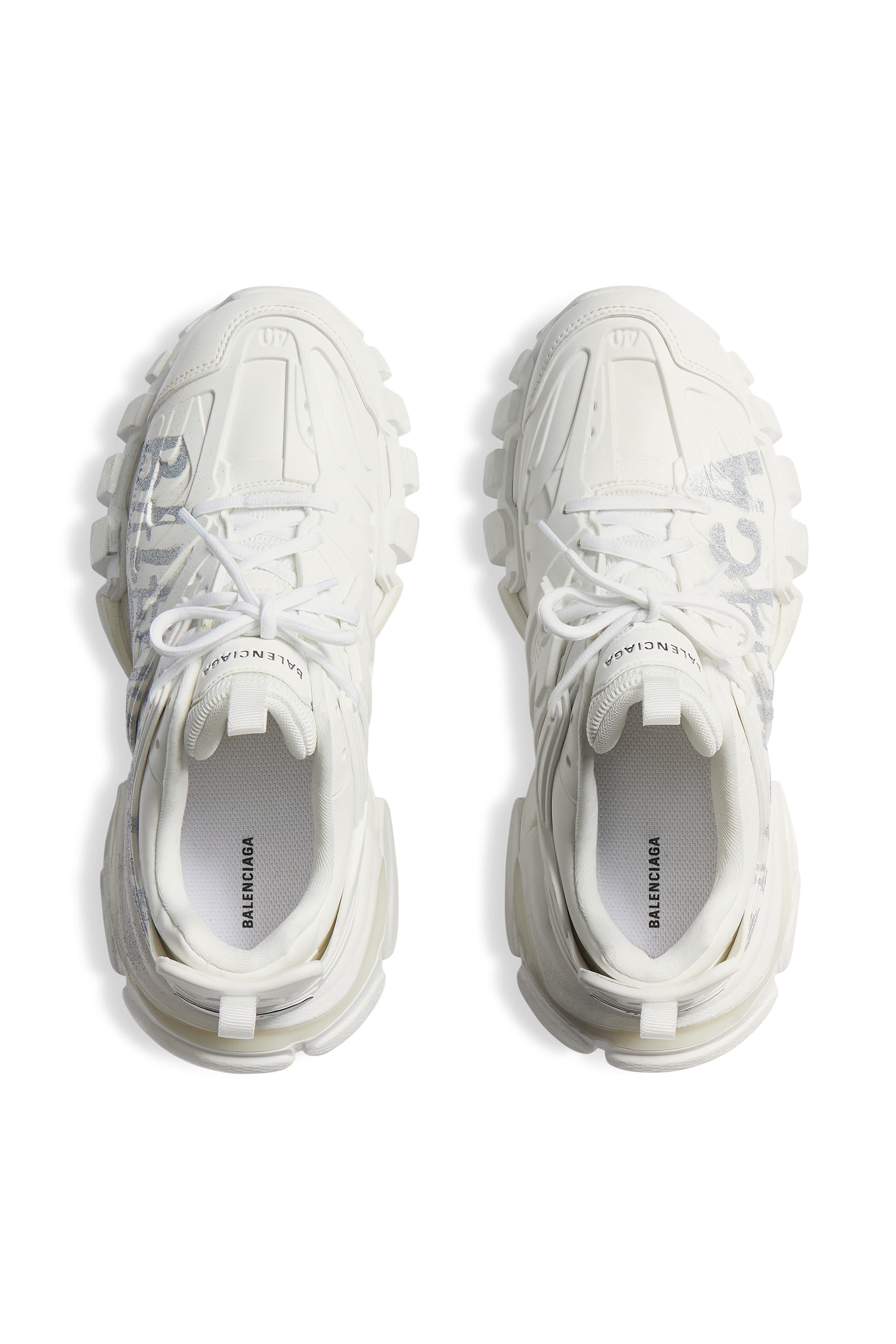 سنيكرز تراك بنقشة بشعار الماركة بتصميم طلاء أظافر للنساء