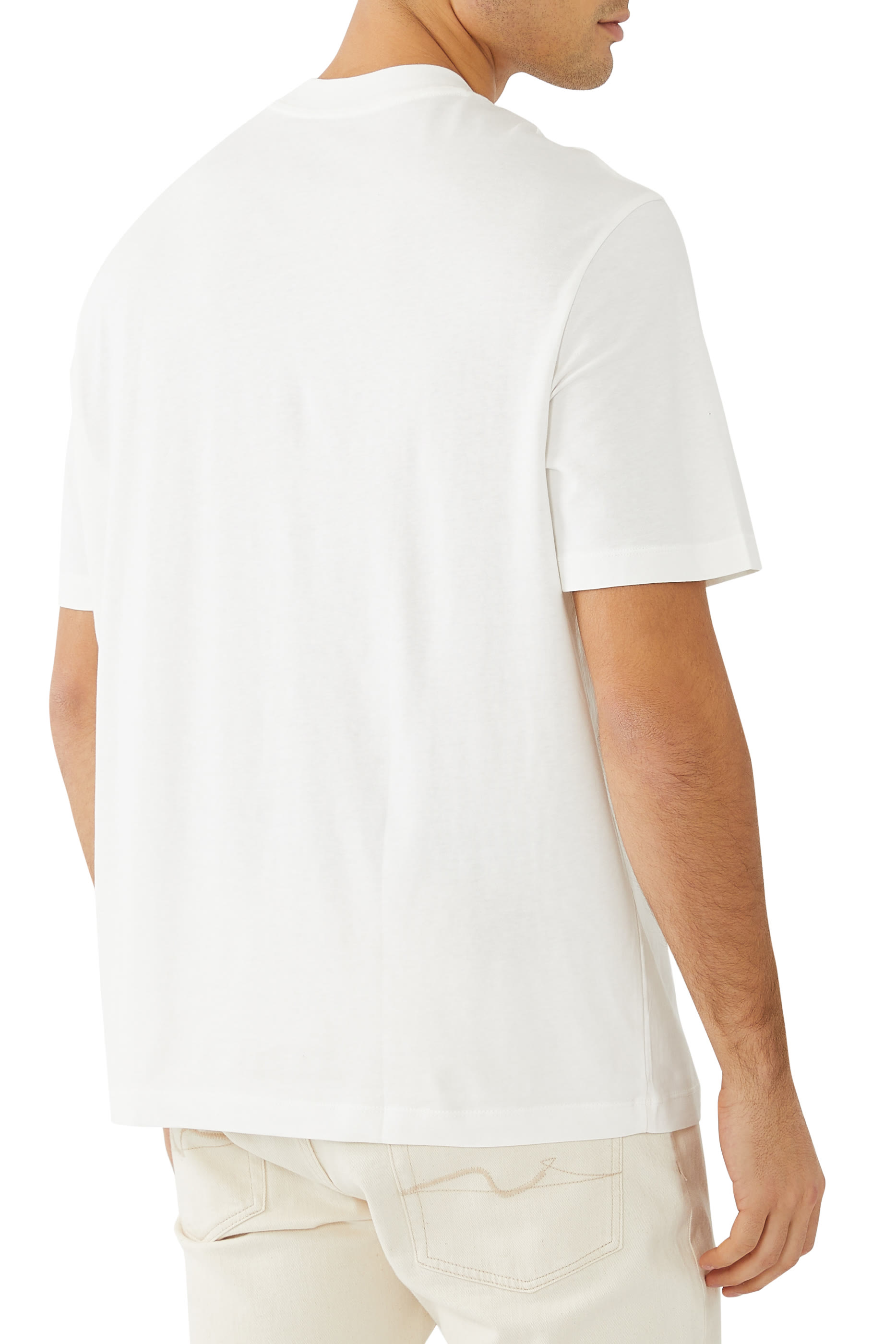 تيشيرت إصدار بلاك بياقة ضيقة