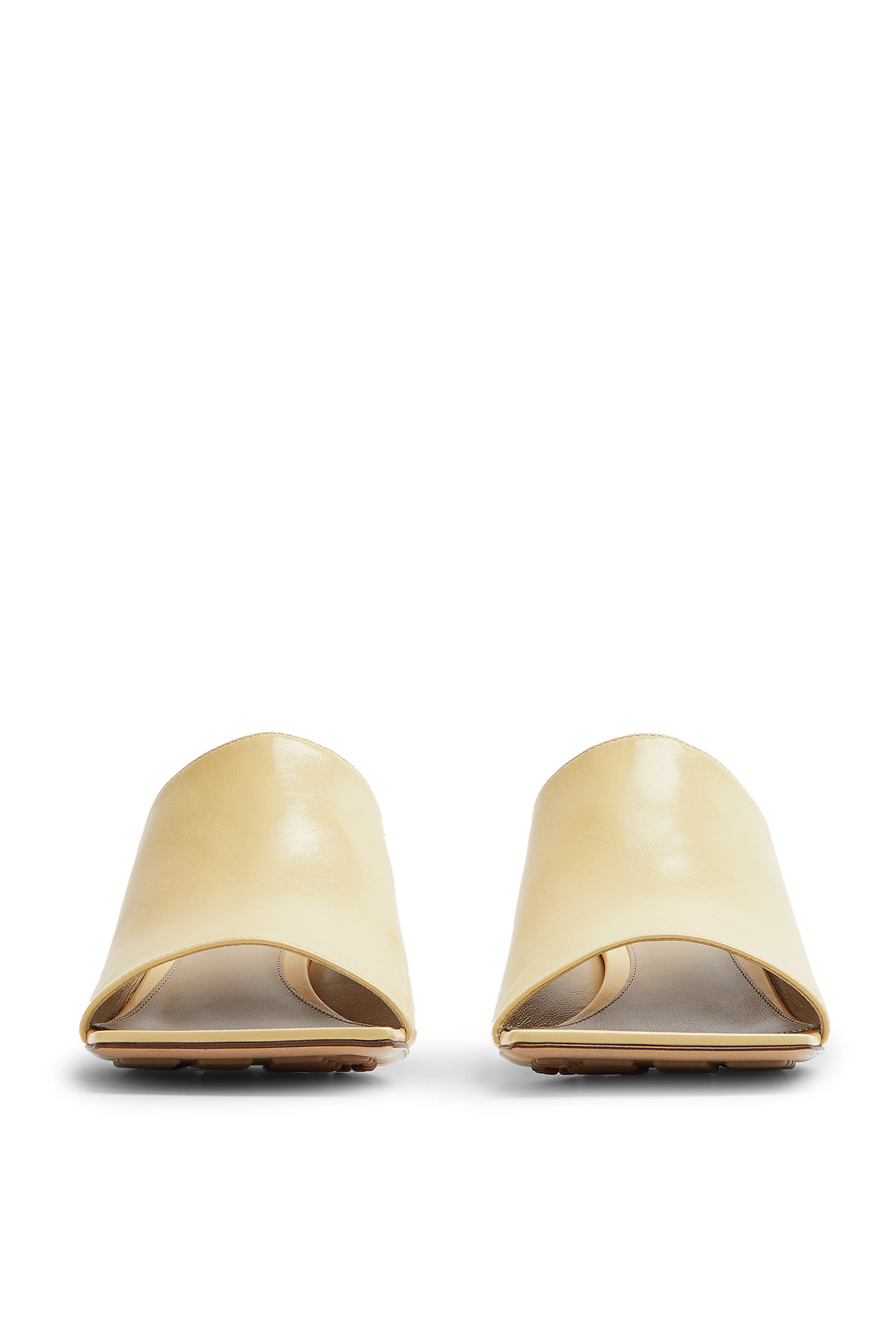 صندل مفتوح من الخلف جلد مرن