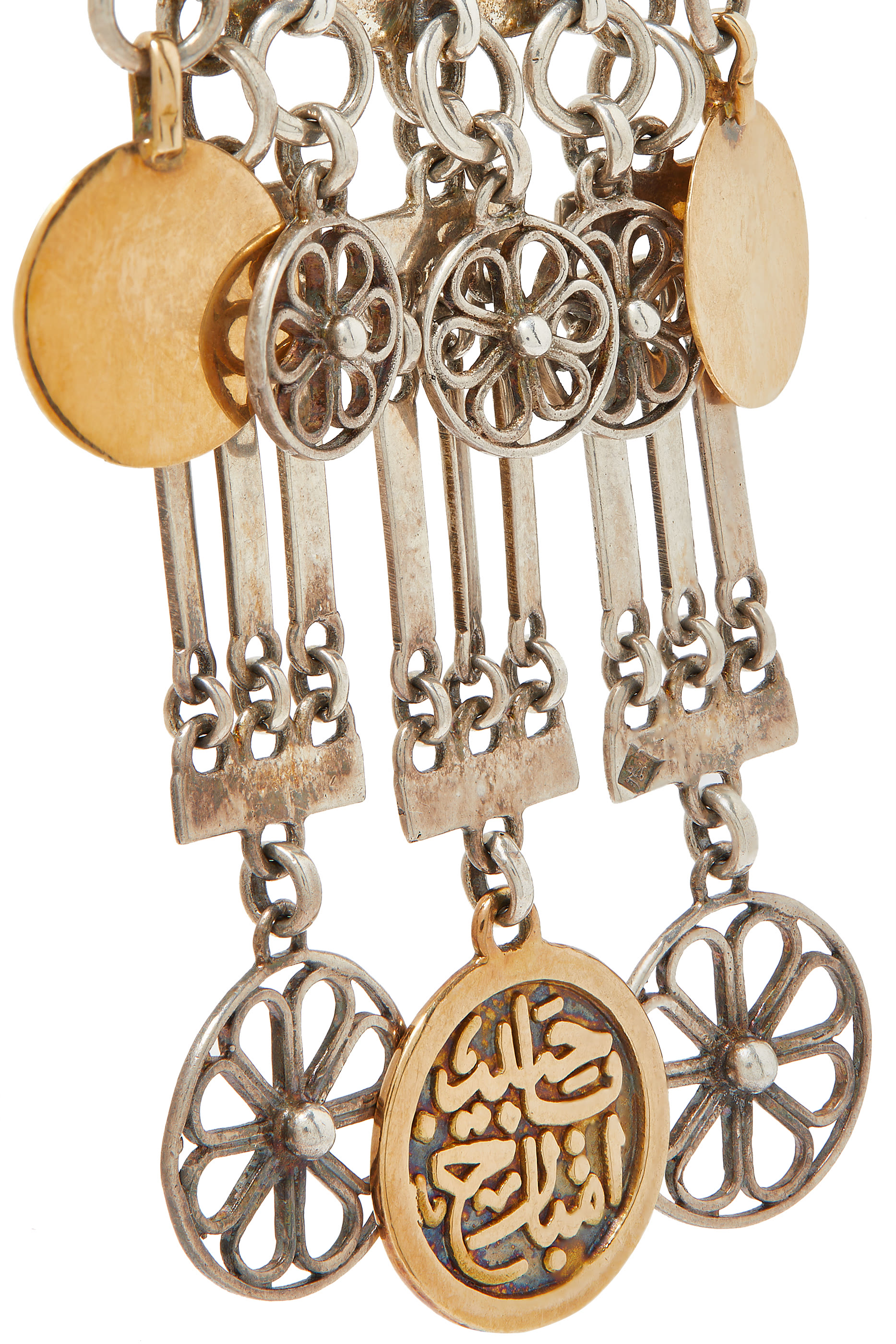 أقراط كلاسيكية بدلّايات