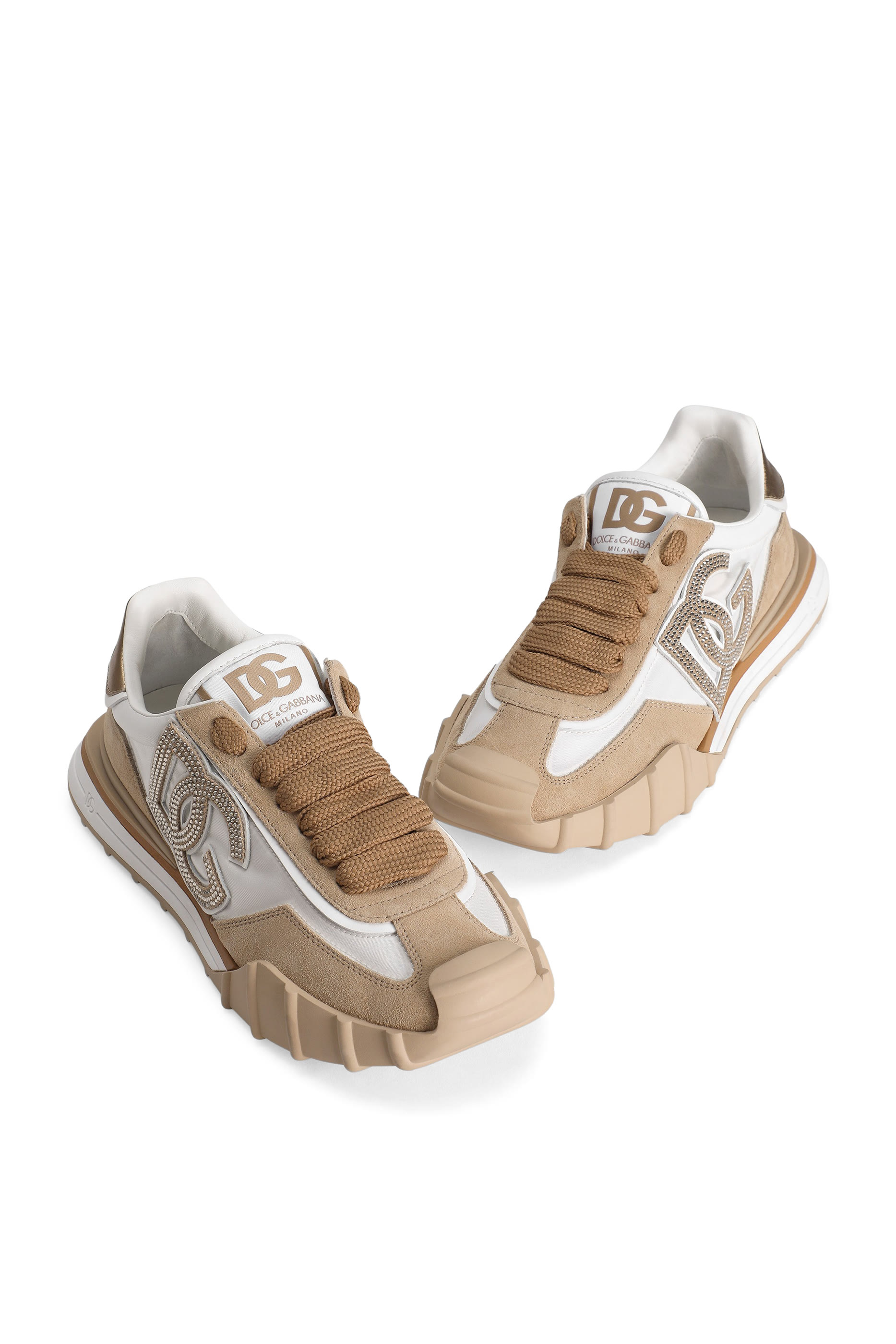 سنيكرز أثليتيك بشعار الماركة