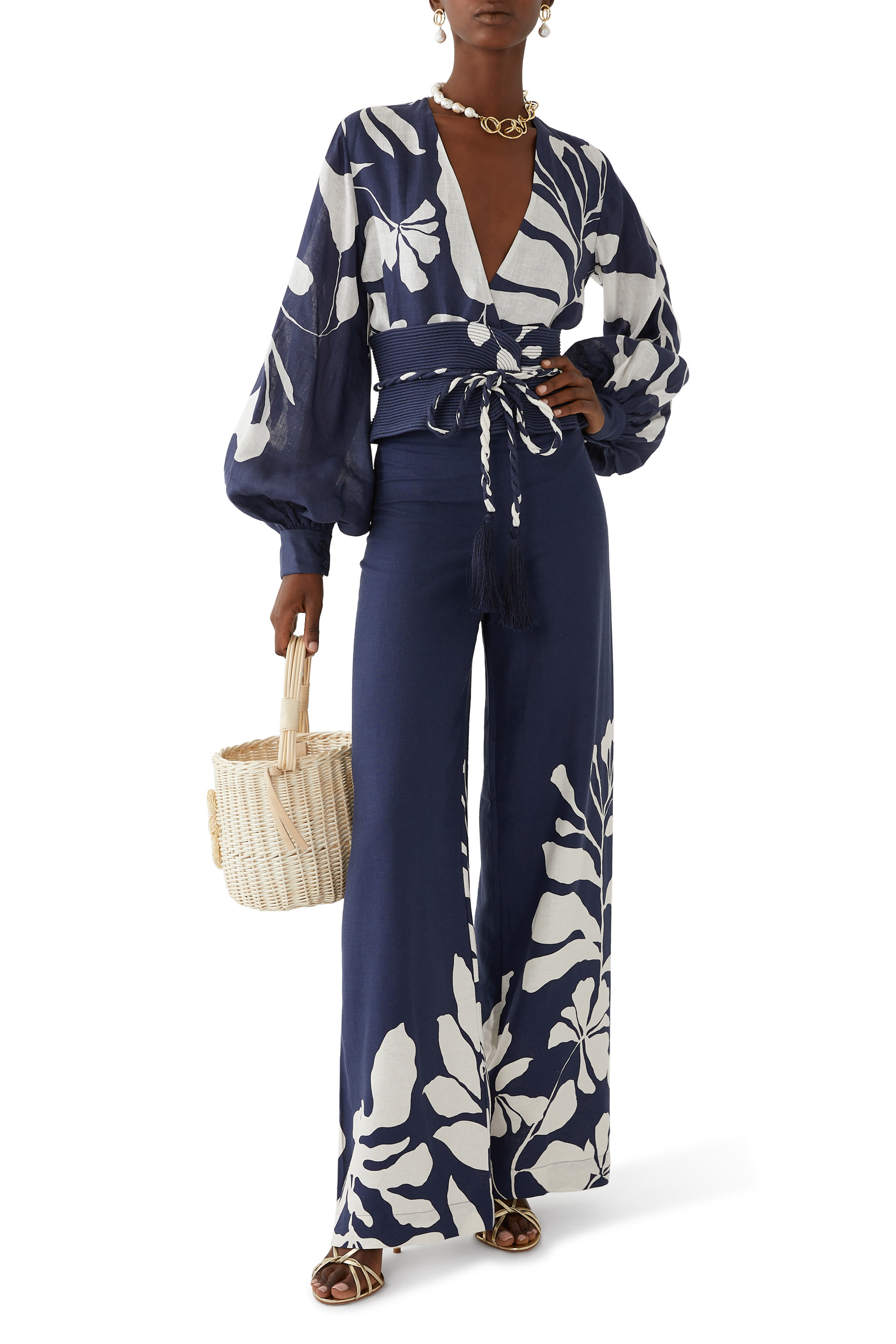 بلوزة لا بوستال