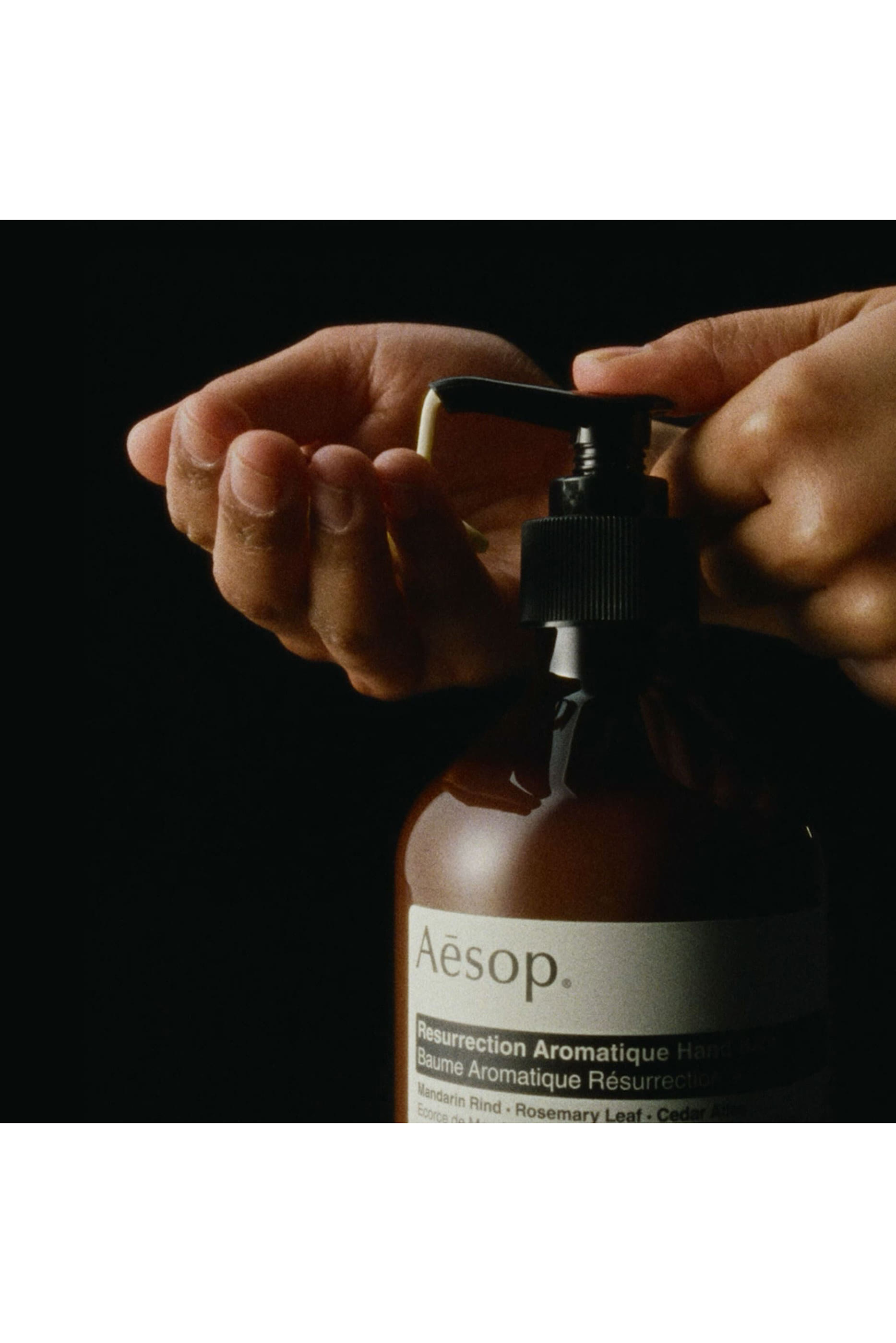 مرطب ومجدد ومعطر لليدين