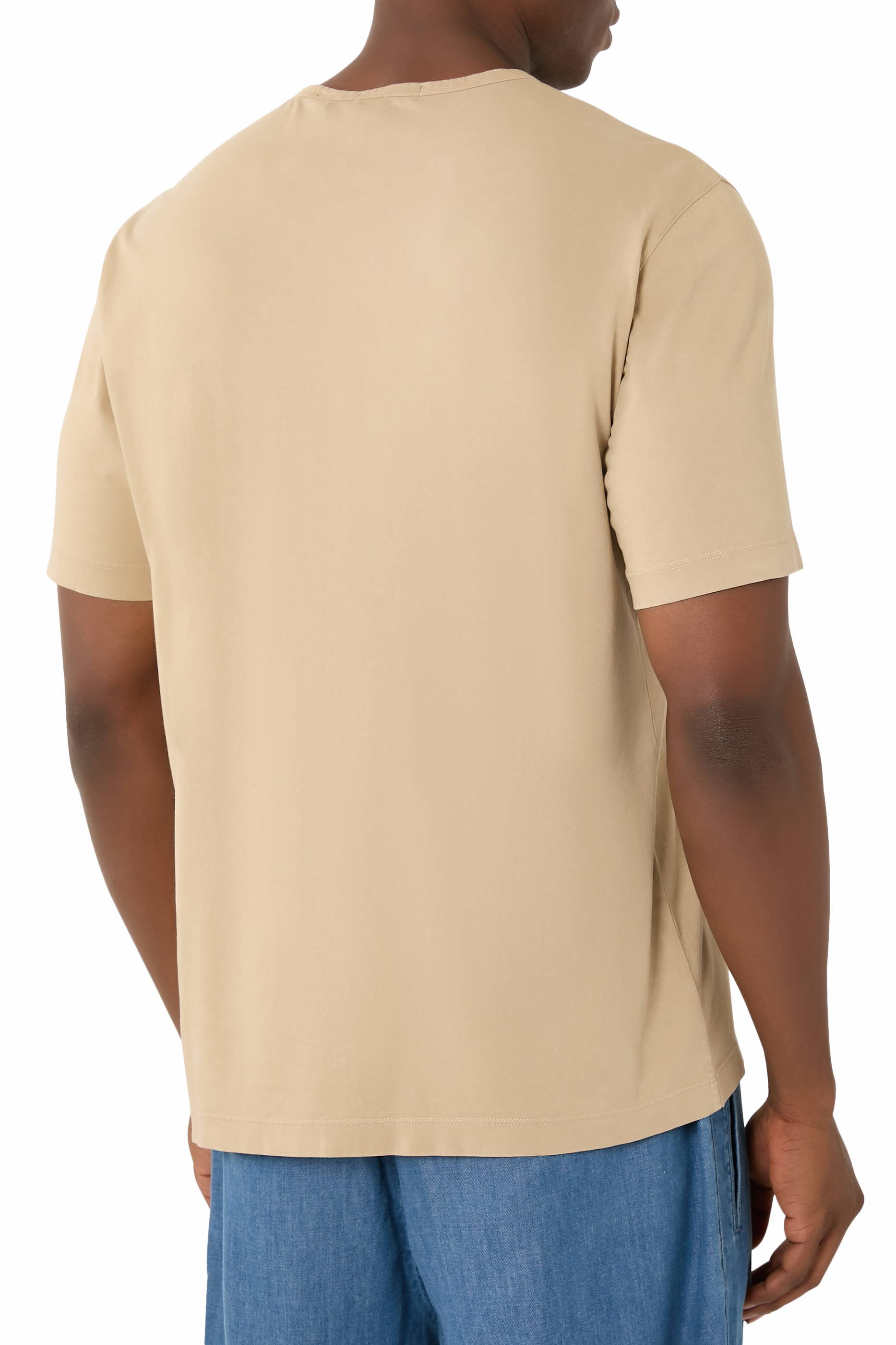 تيشيرت بياقة ضيقة مضلعة