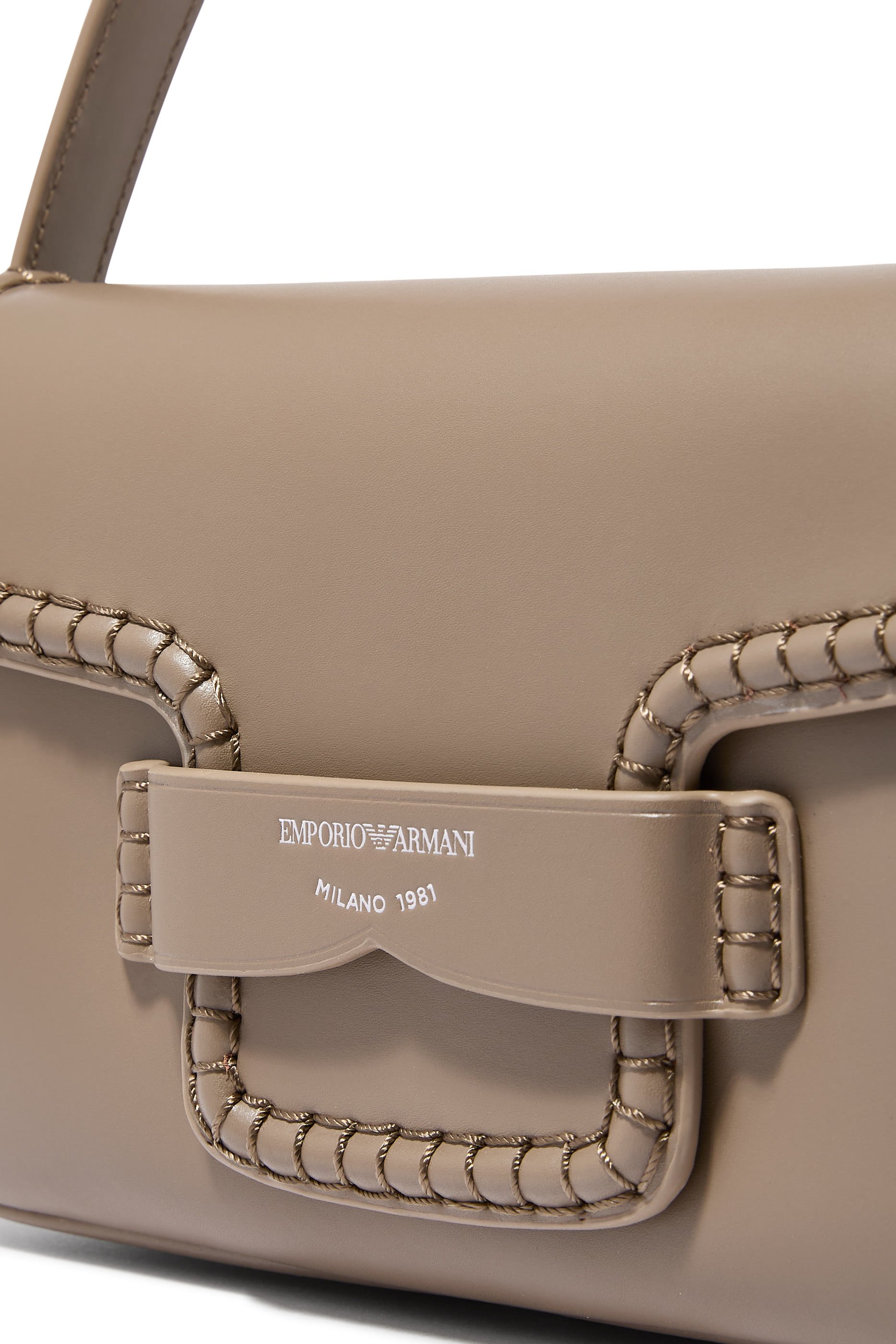 حقيبة كروس بودي بخياطة بارزة في الأمام ونقشة الضفيرة