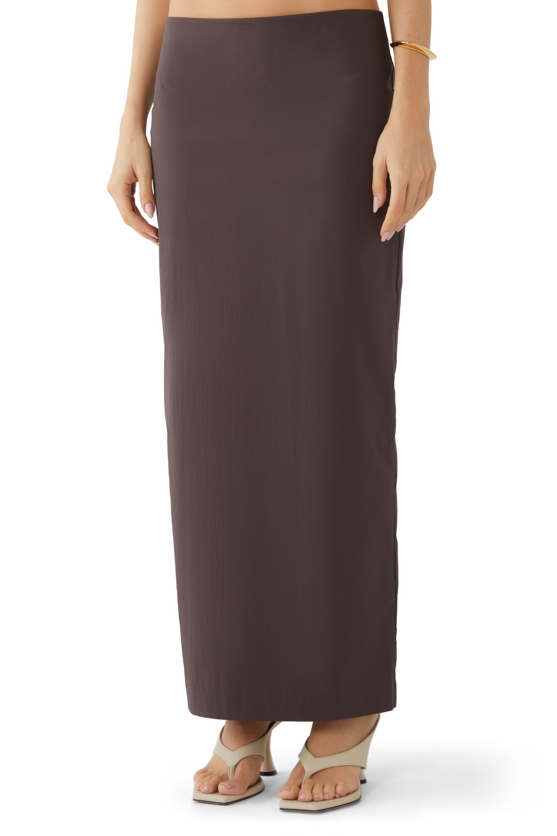 تنورة بتصميم بسيط وقصة مستقيمة