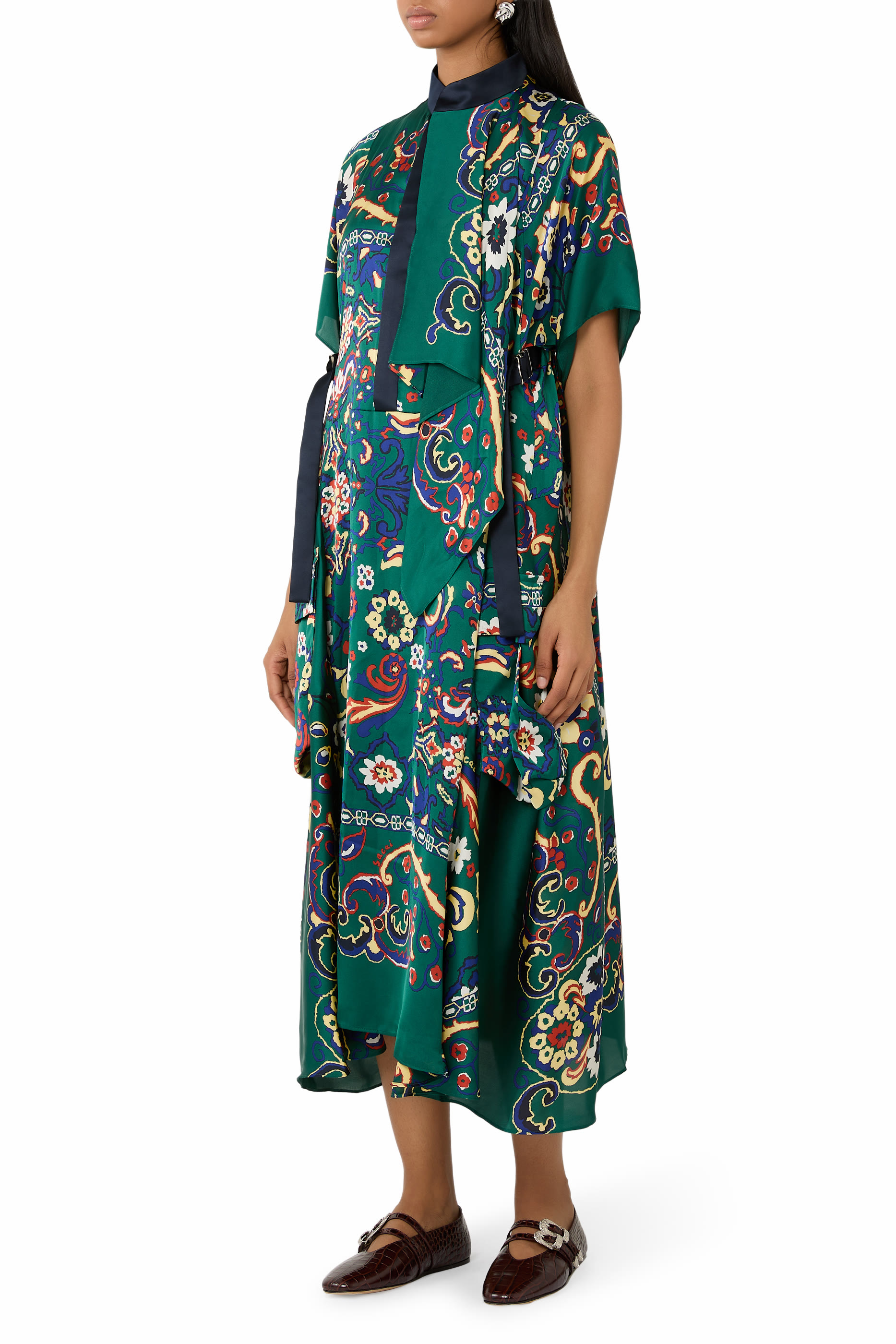 فستان بنقشة أزهار 