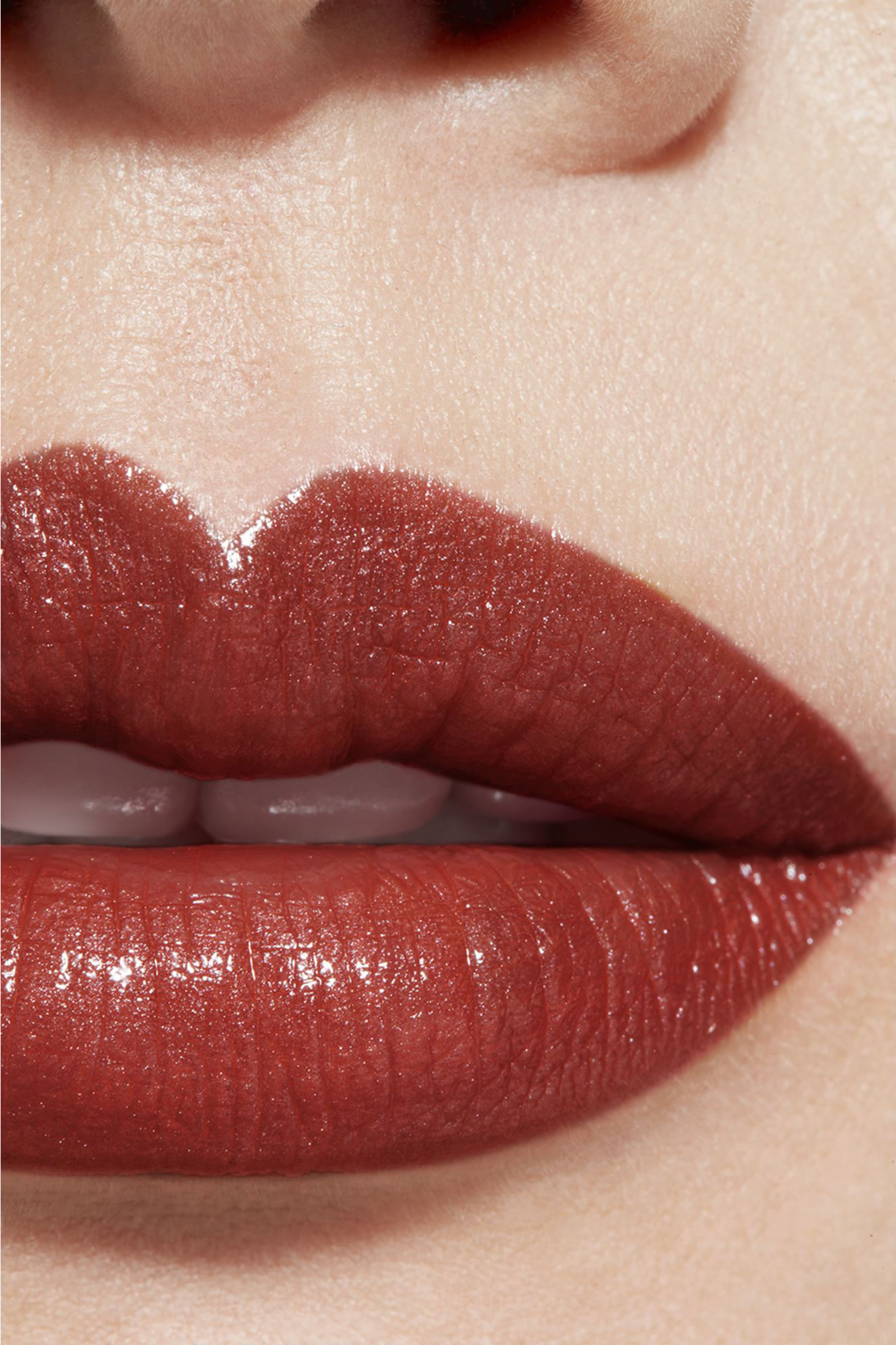 أحمر شفاه لامع Rouge Coco يدوم طويلا