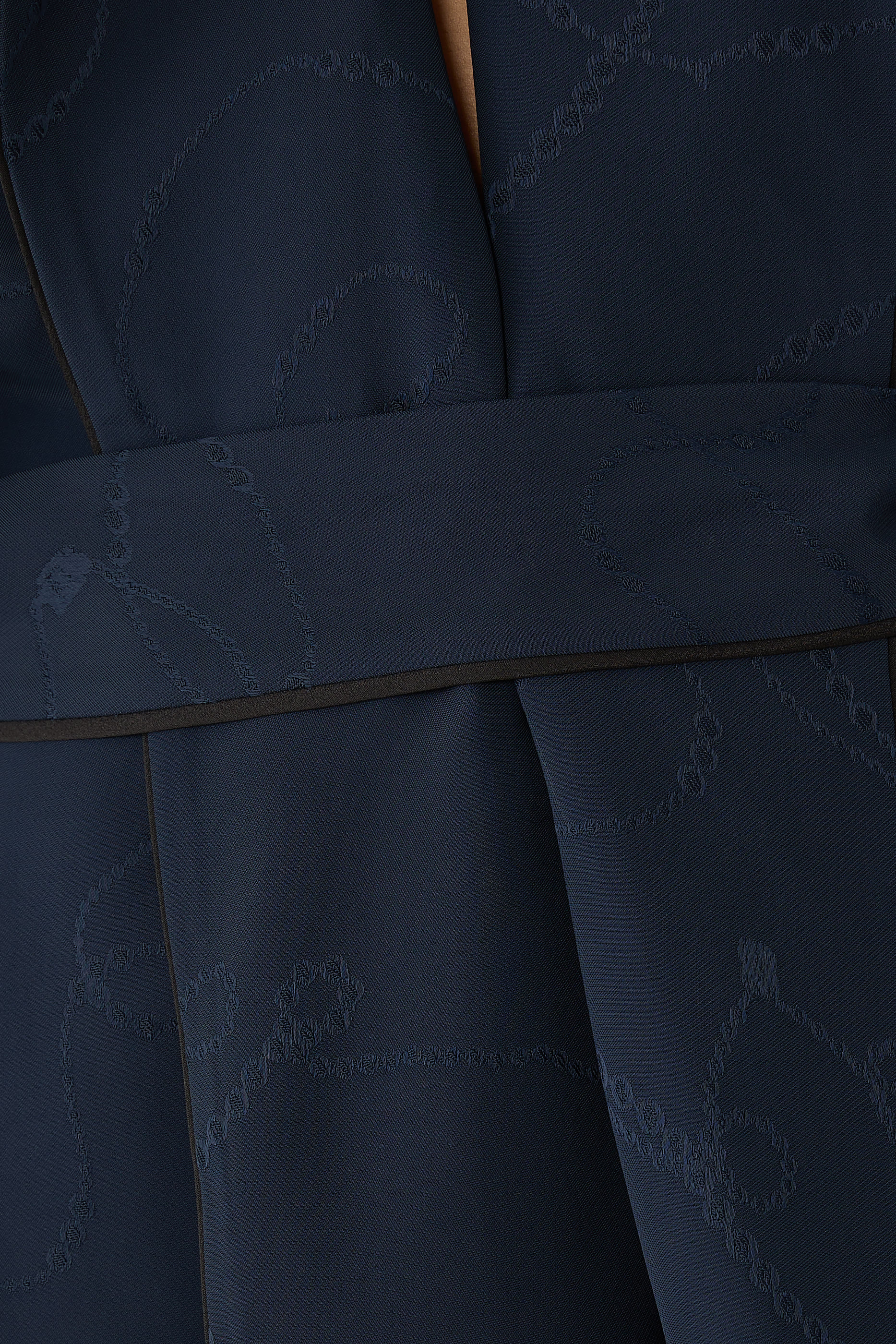 بلوزة بيجامة بتصميم ملفوف