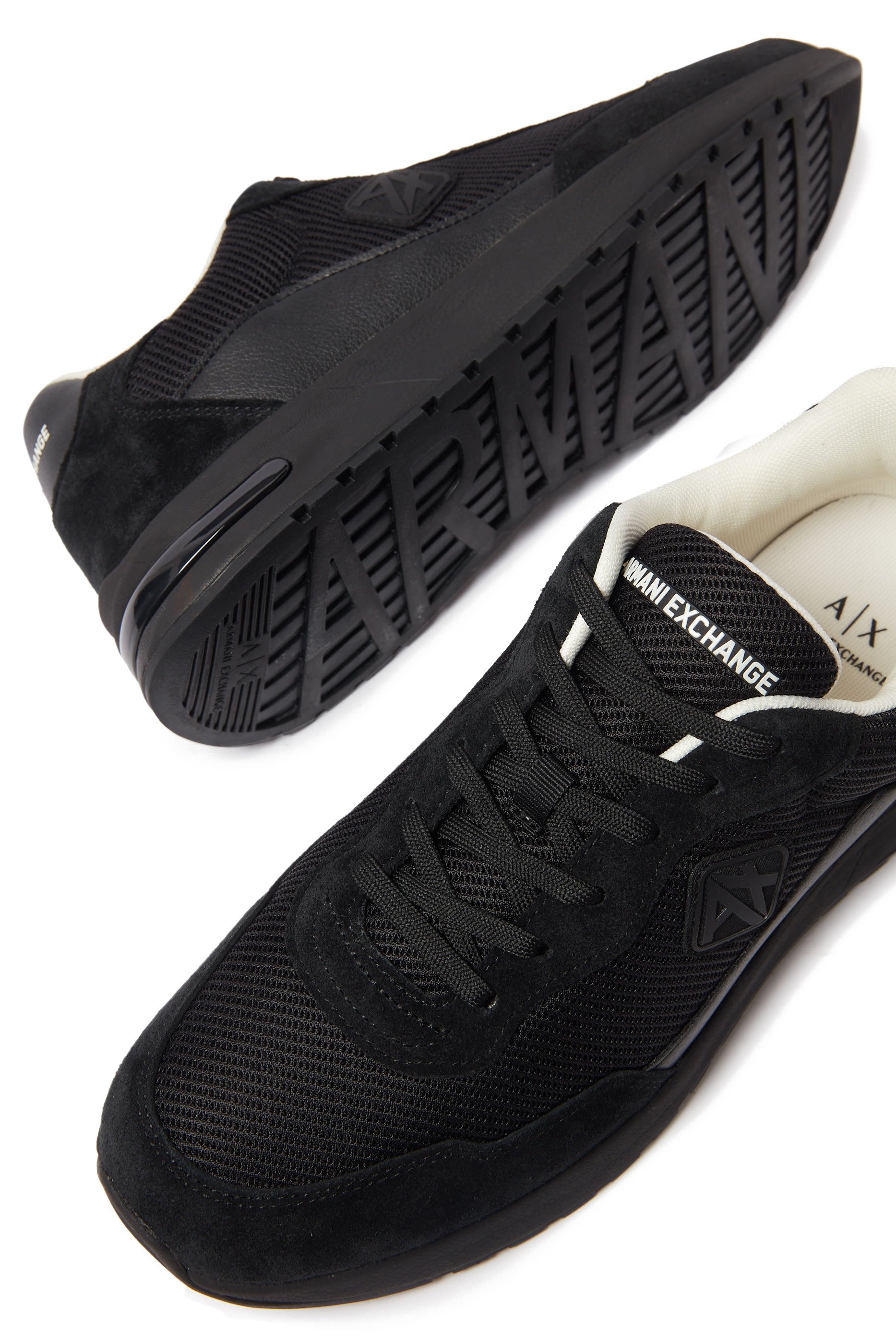 سنيكرز قماش شبكي بشعار الماركة مطاط