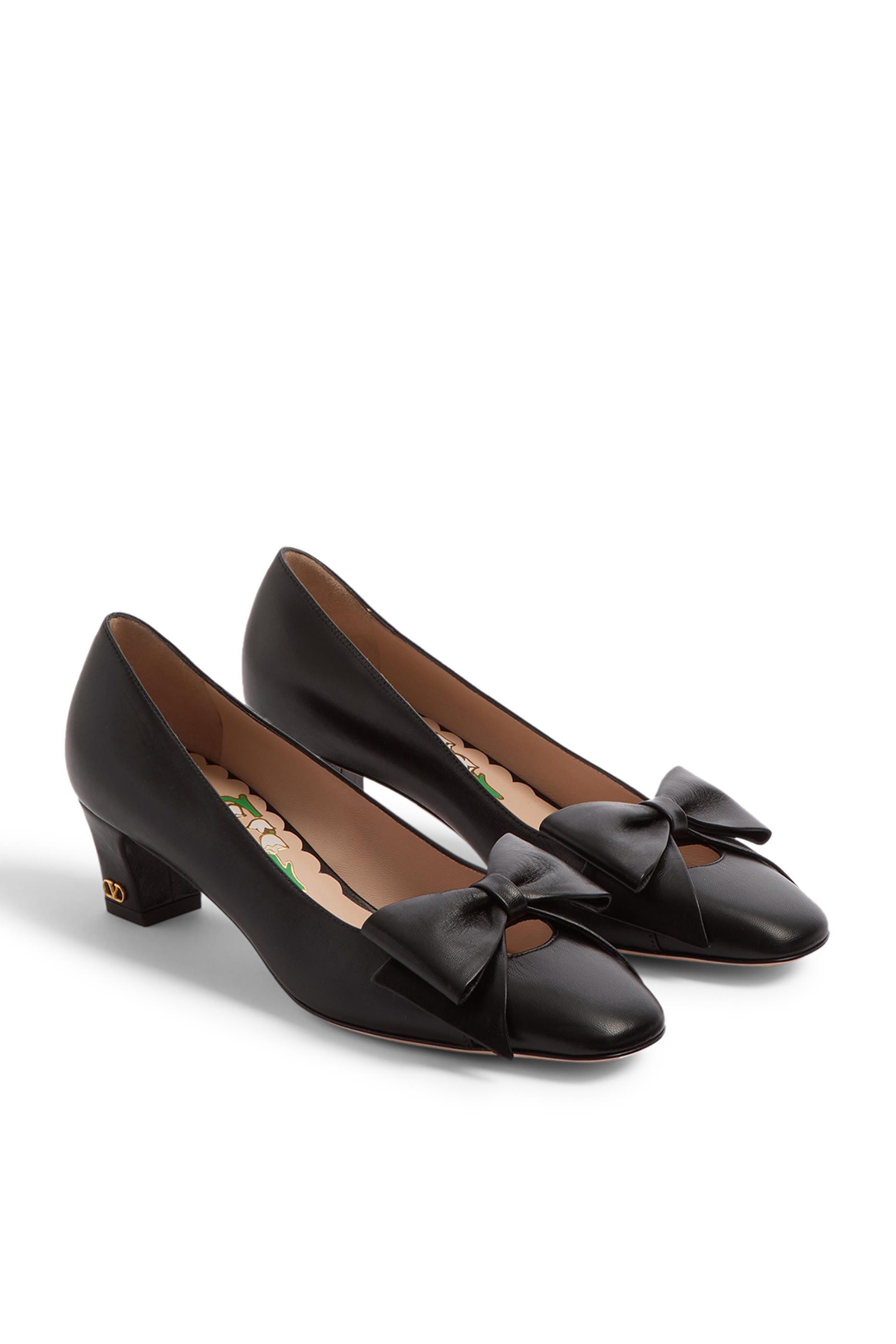 حذاء كلاسيك 45 مزين بفيونكة