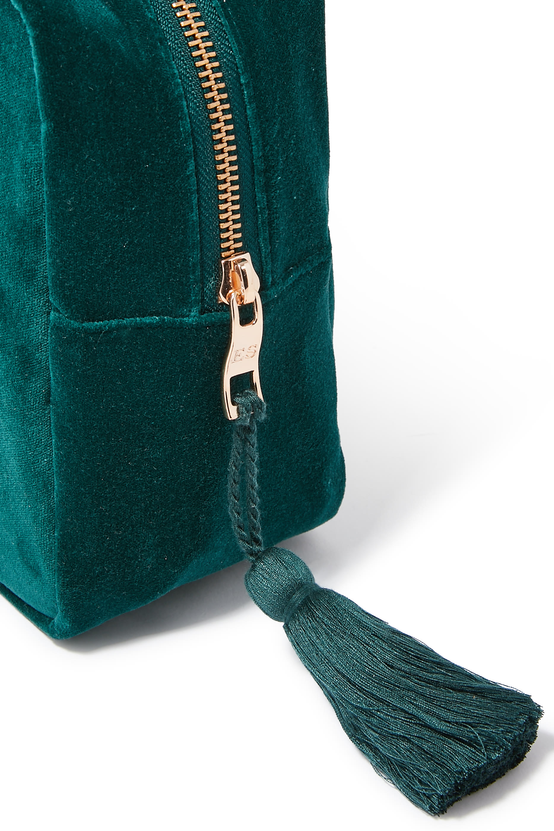 حقيبة مستلزمات العناية الذاتية بتطريزات قطيع فيلة