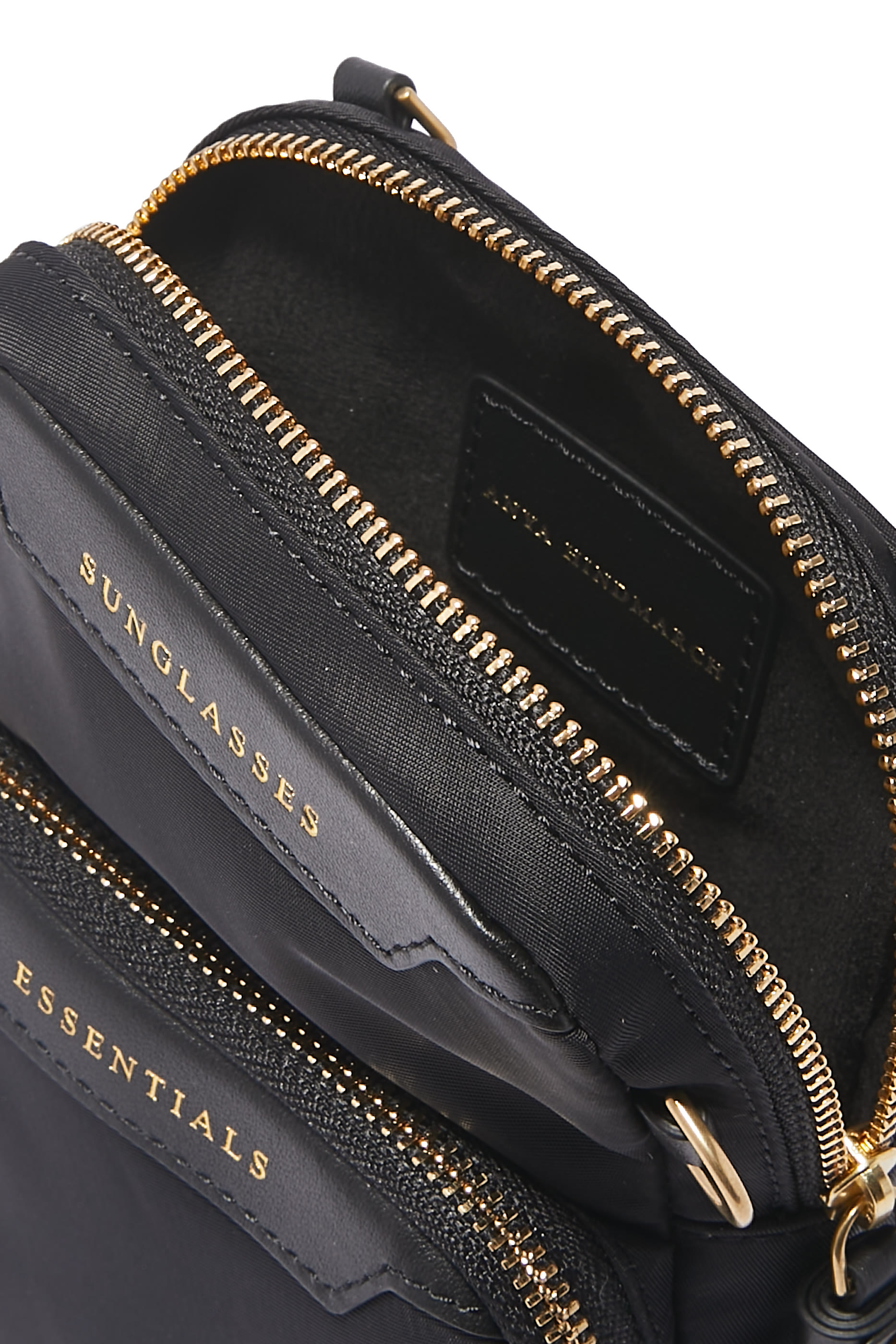 حقيبة كروس بودي إسنشالز