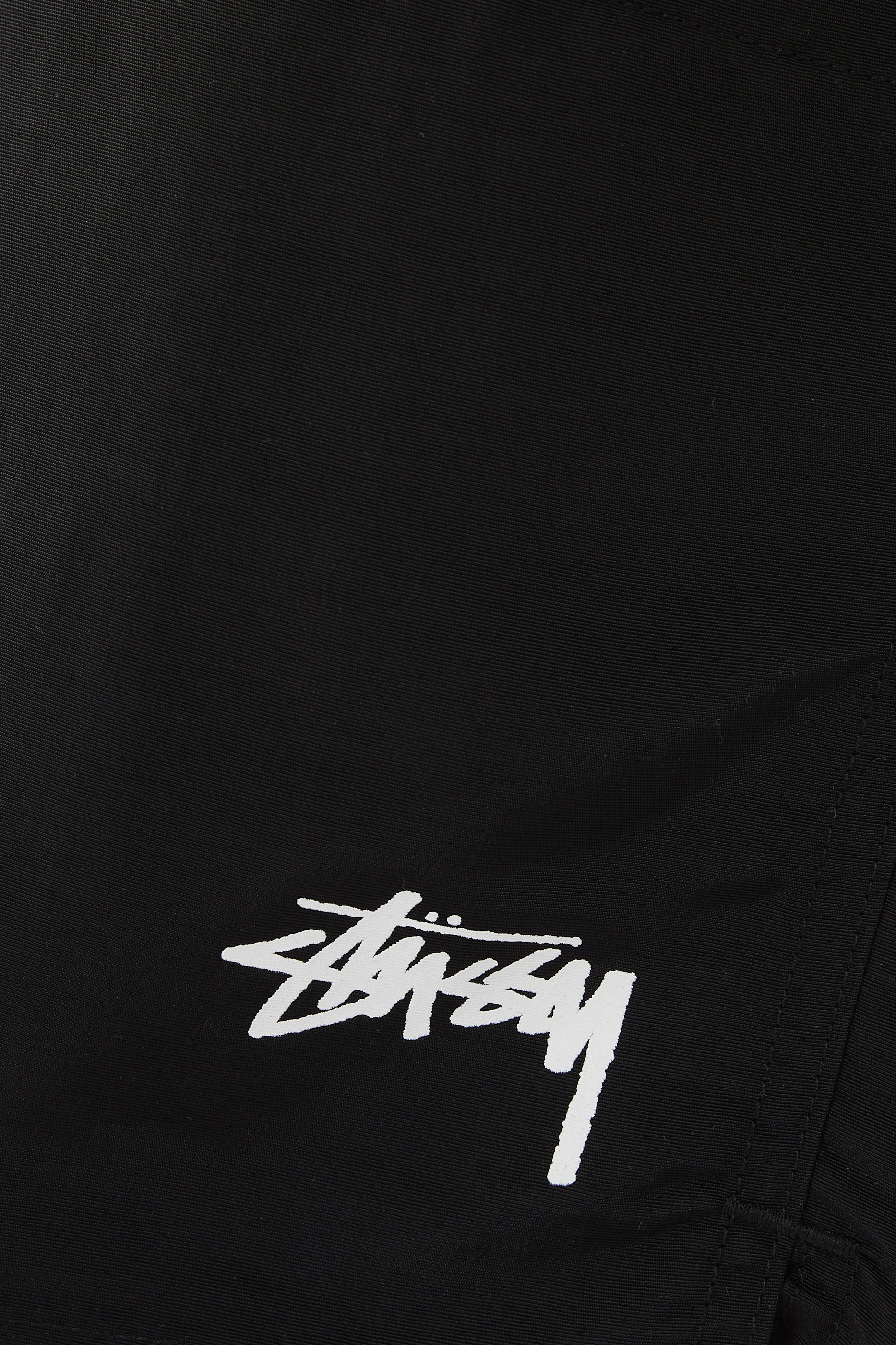 شورت سباحة بشعار الماركة