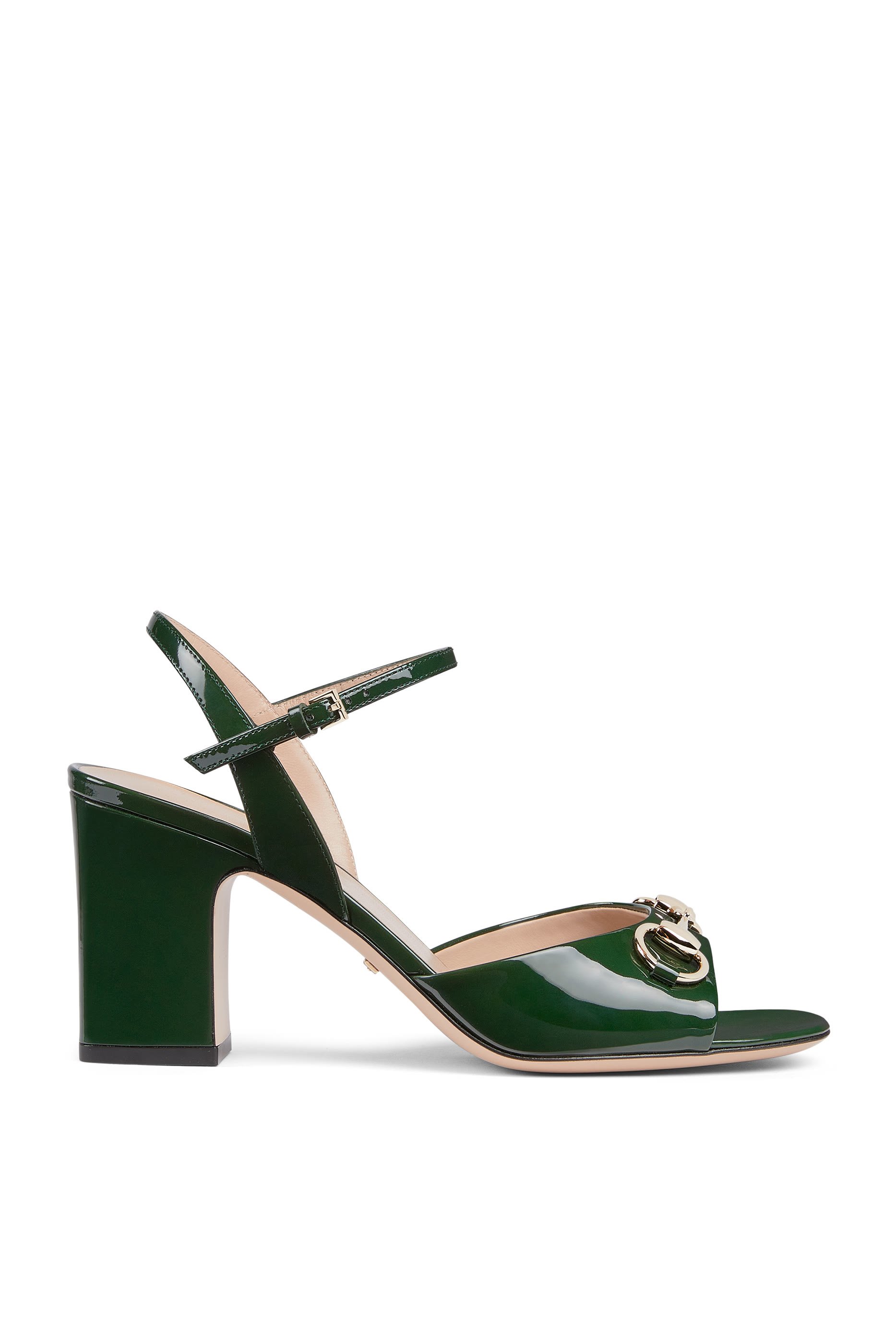 صندل 75 بحلية شعار الماركة