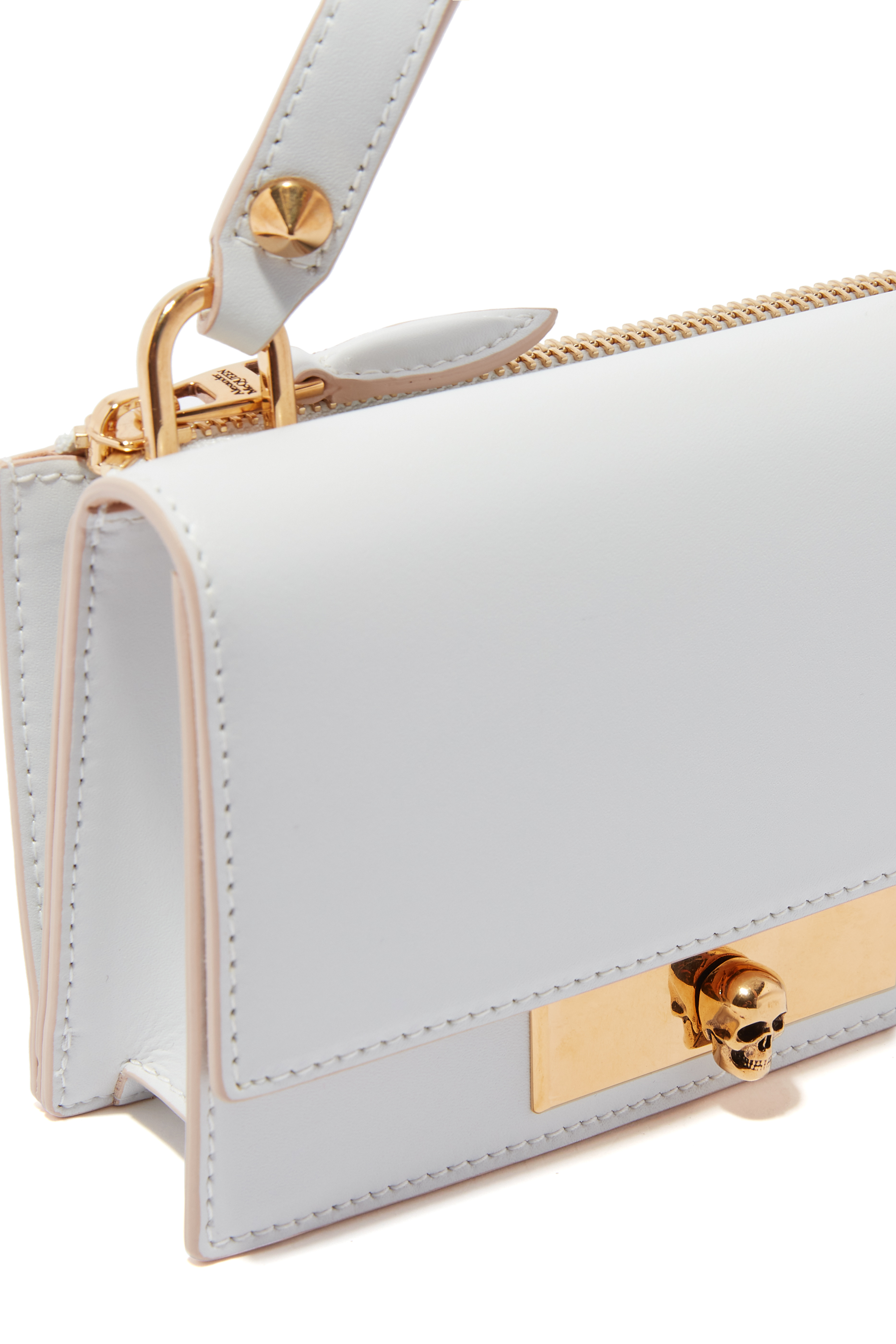 حقيبة ميني بقفل مزين بجمجمة