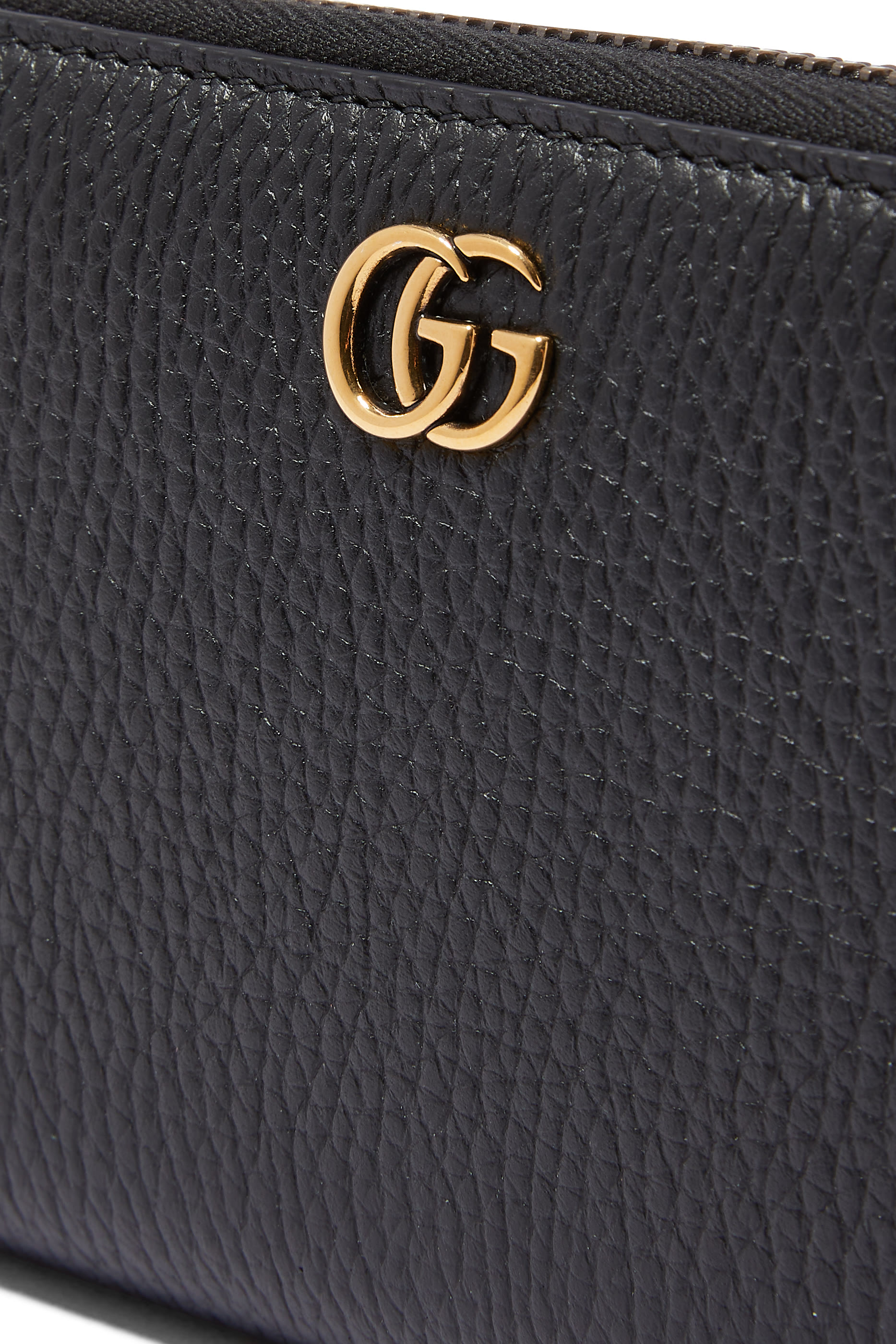 محفظة بسحاب محيط