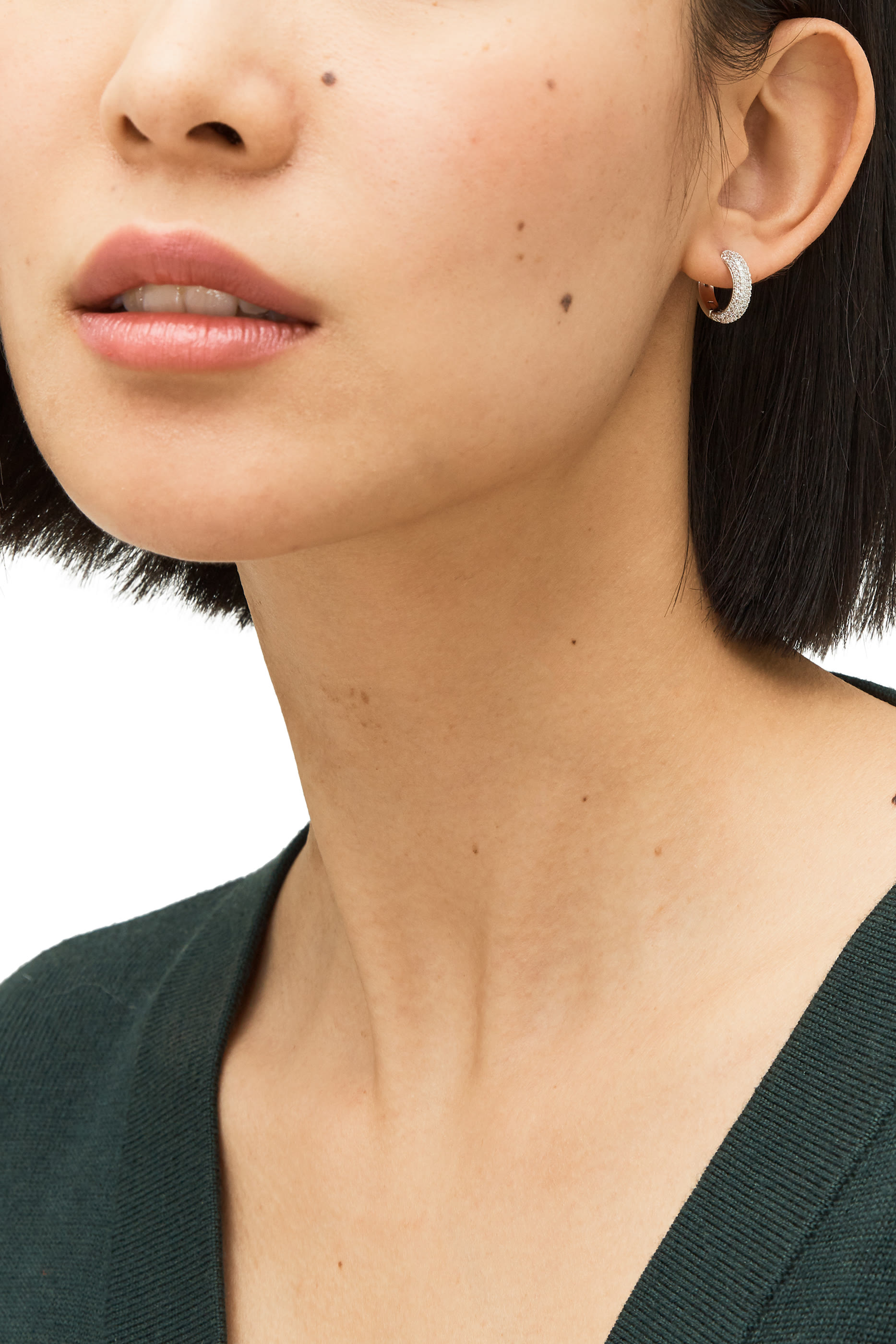 أقراط هاجي بريليانت ستيتمنس ميني مرصعة بأحجار بافيه