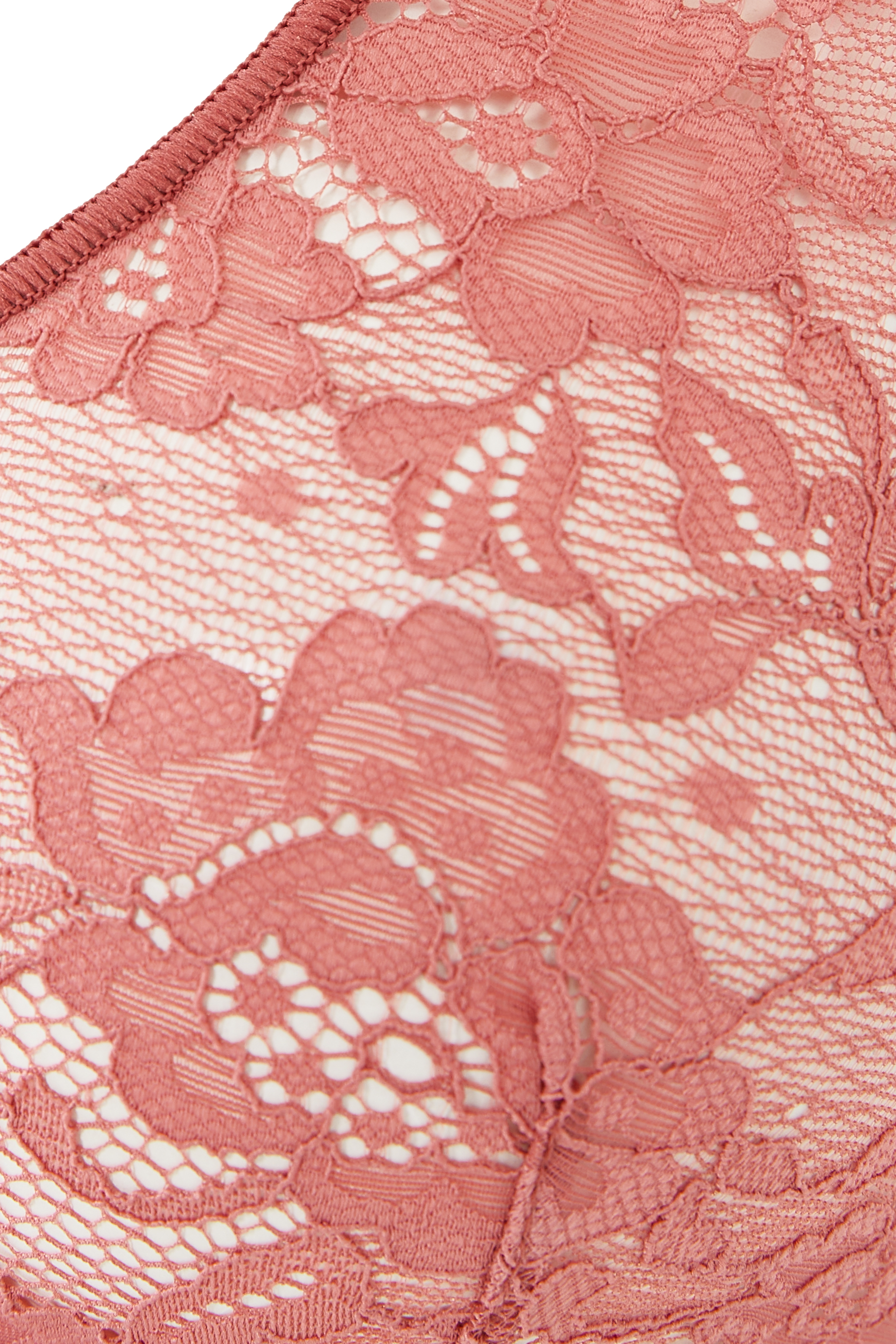 حمالة صدر رياضية او لوفر دانتيل