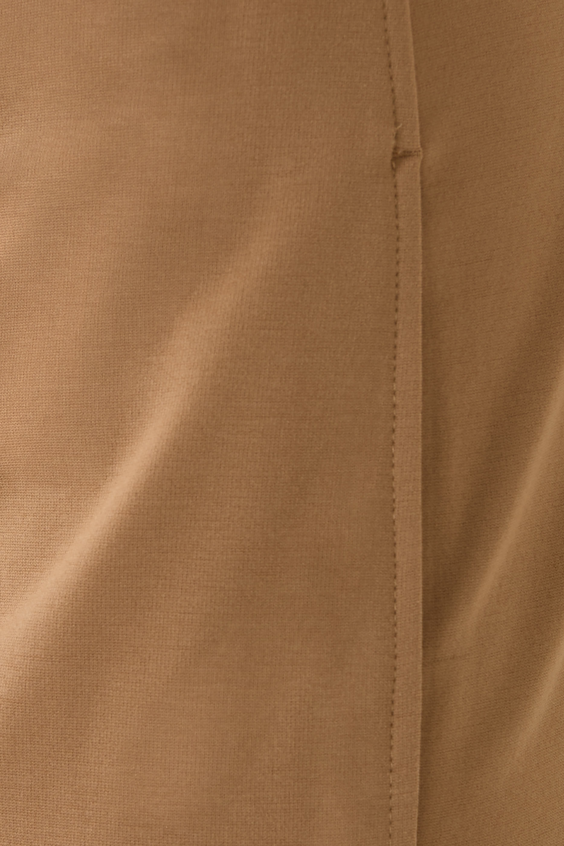 بنطال بقصة ملائمة للجسم قطن