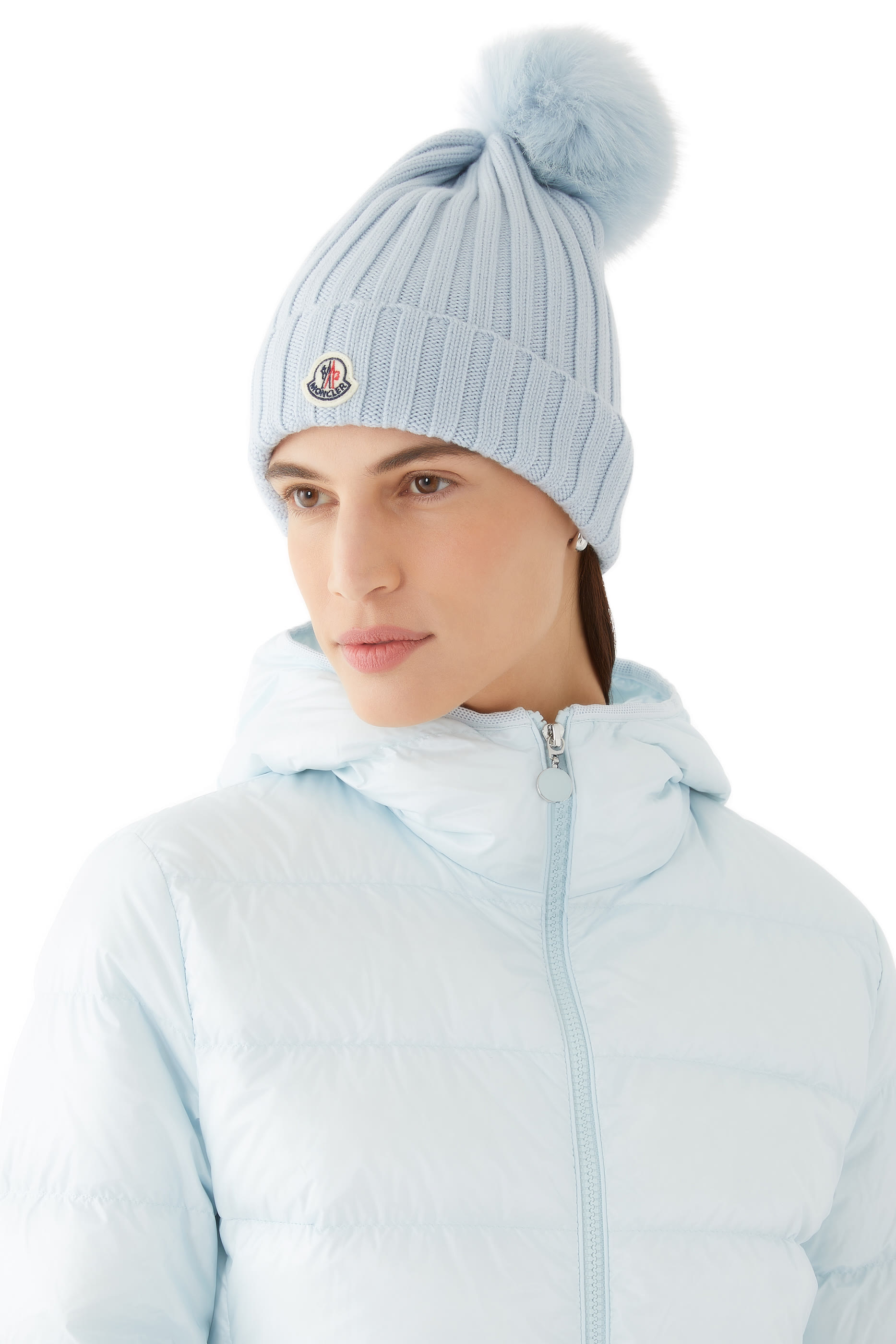 قبعة بيني بزخارف بوم بوم