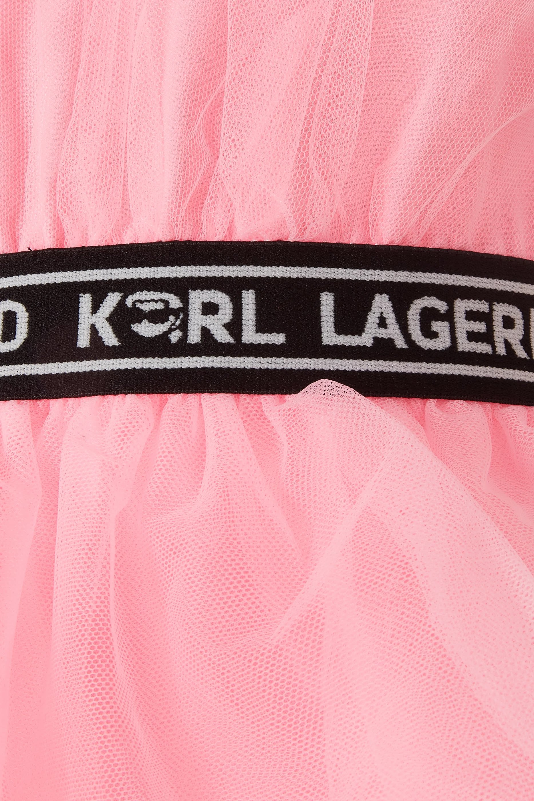 فستان بشعار الماركة للأطفال