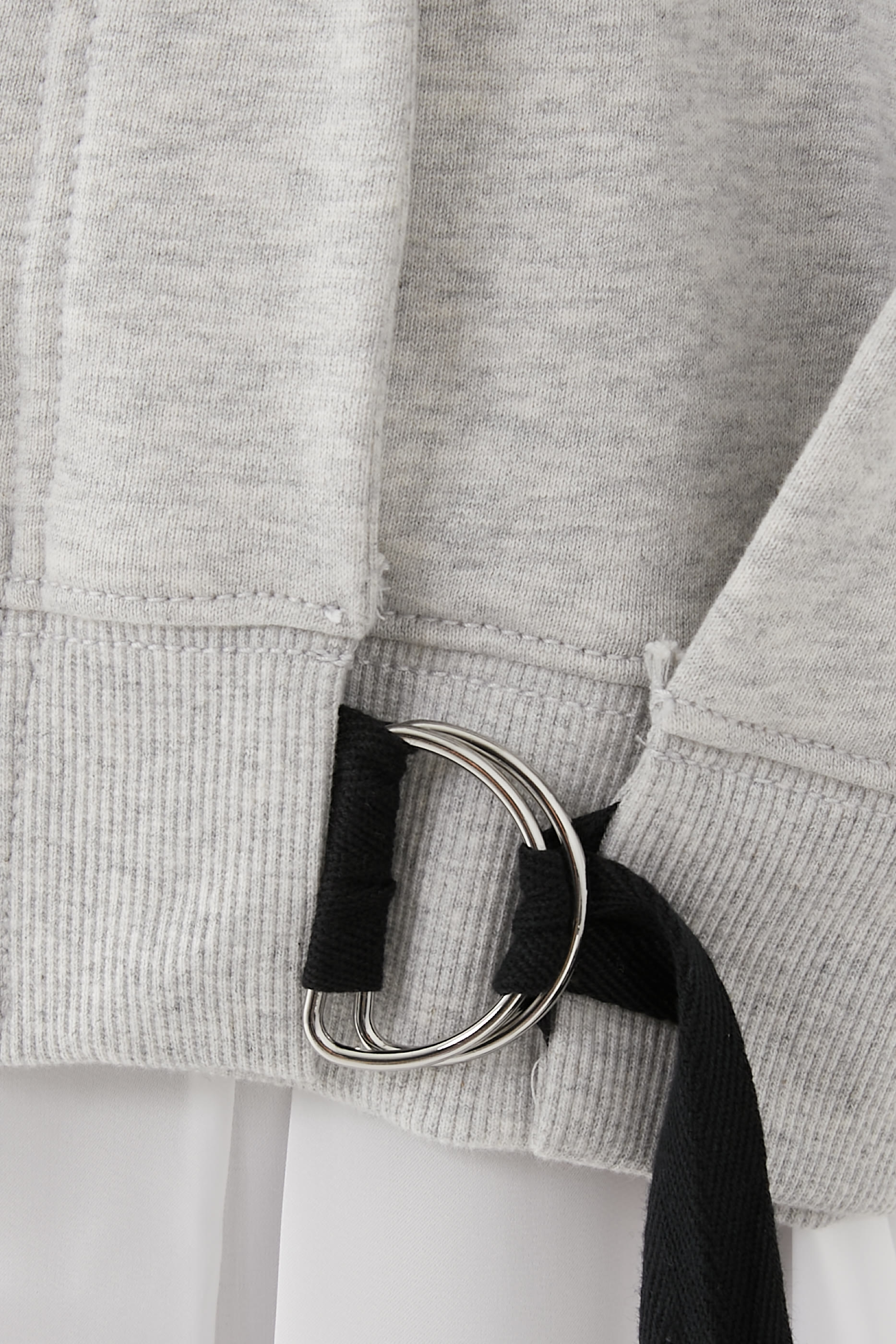 فستان بتصميم هودي بحافة دانتيل