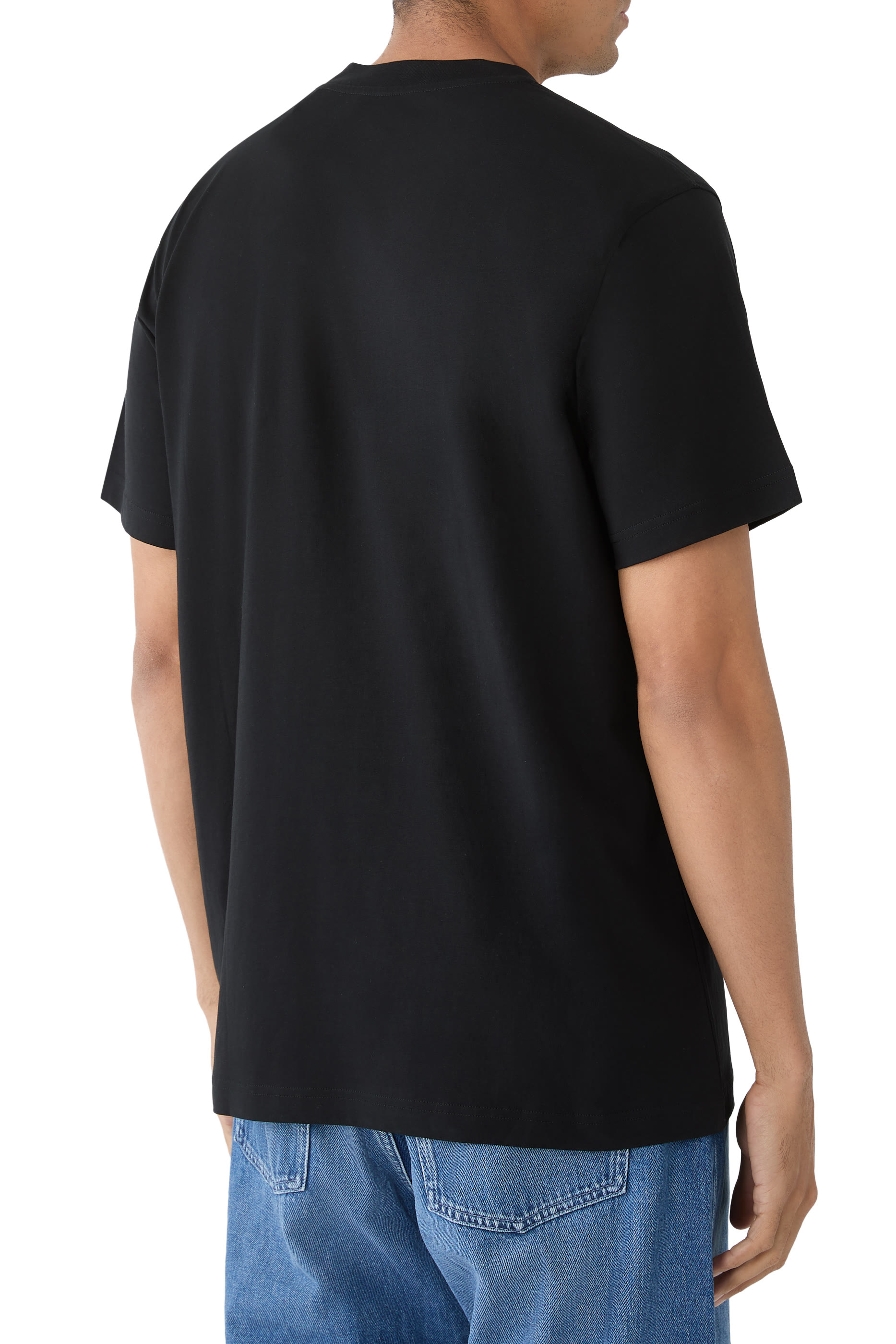 تيشيرت بطبعة سيارة