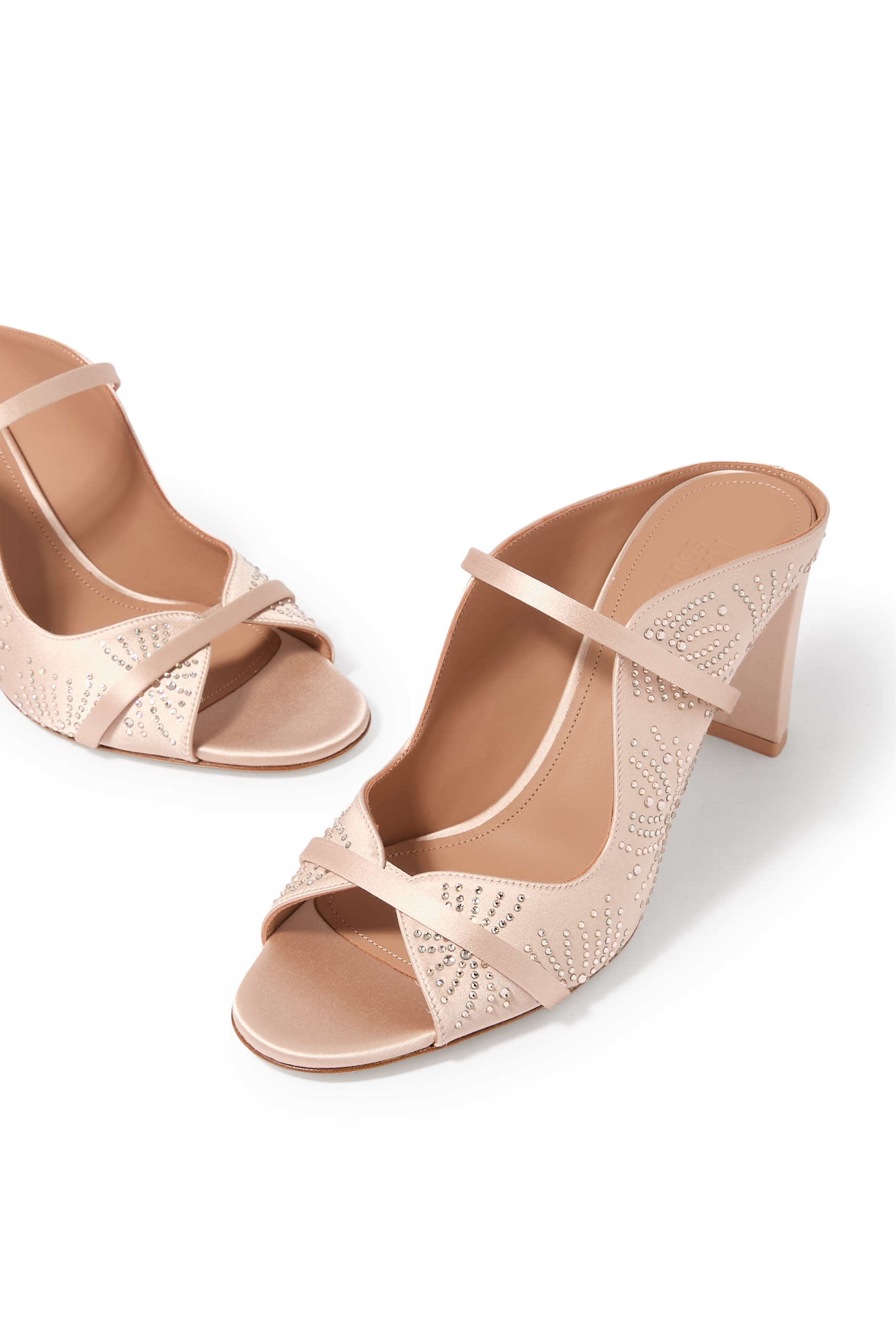 صندل نورا 70 مرصع بالكريستال