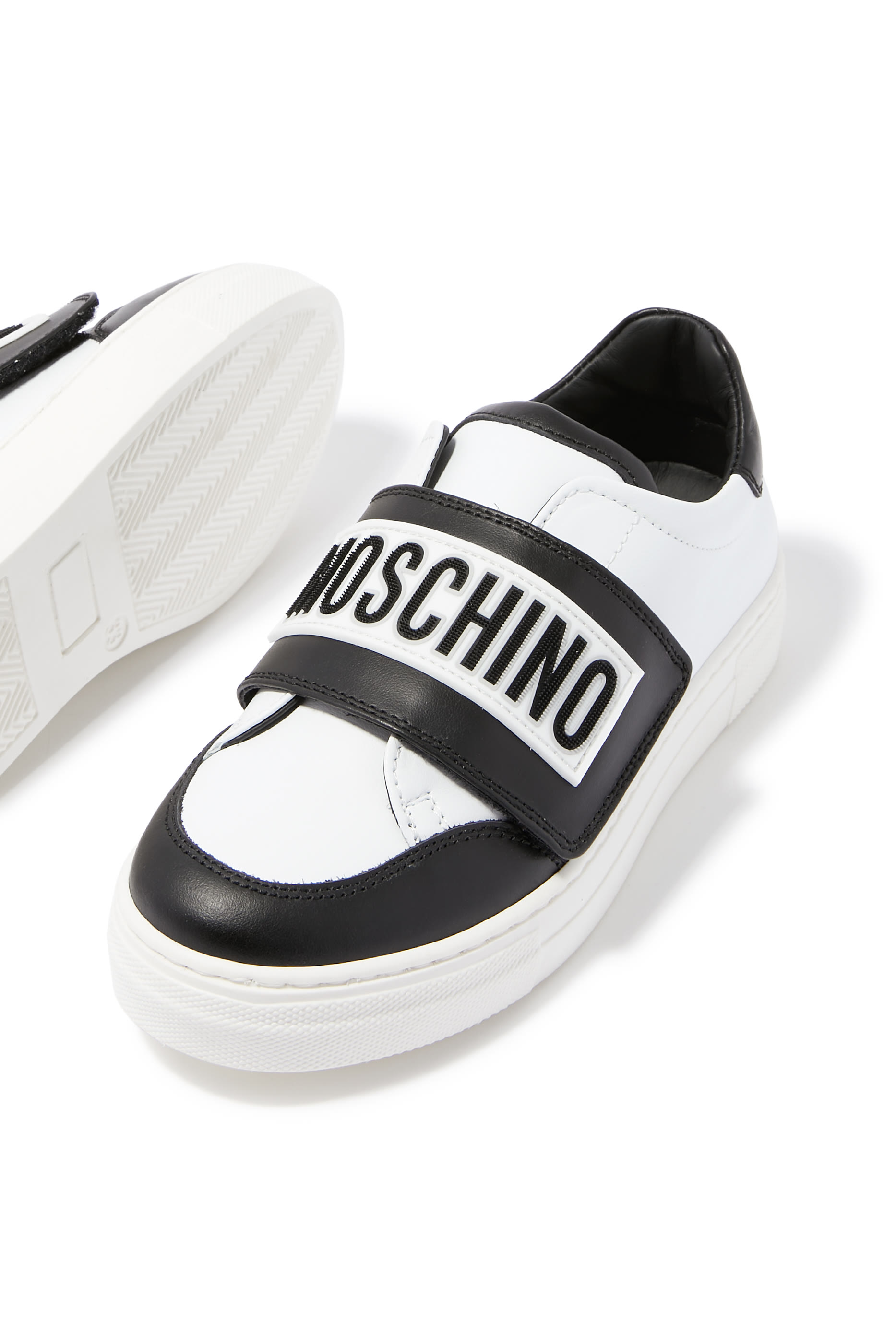 سنيكرز بشريط شعار الماركة للأطفال