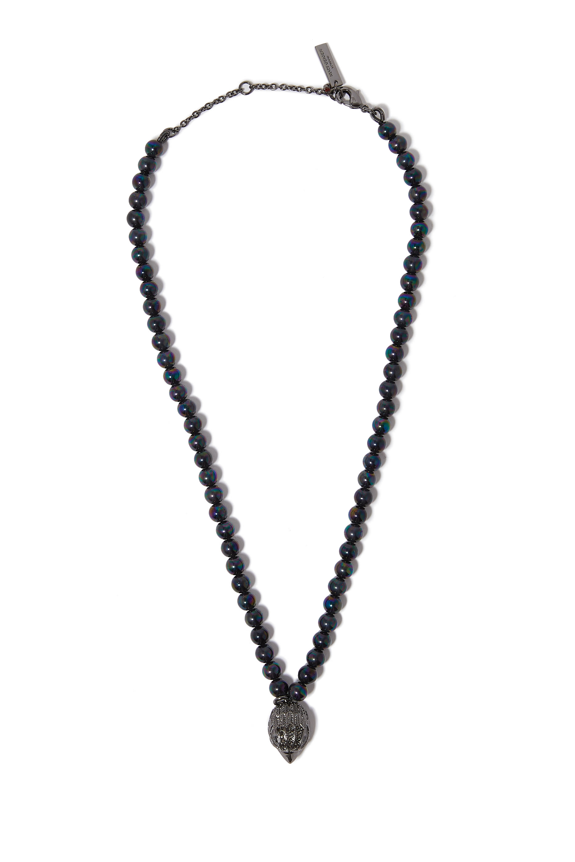 قلادة مزينة بلؤلؤ وحلية رأس النسر