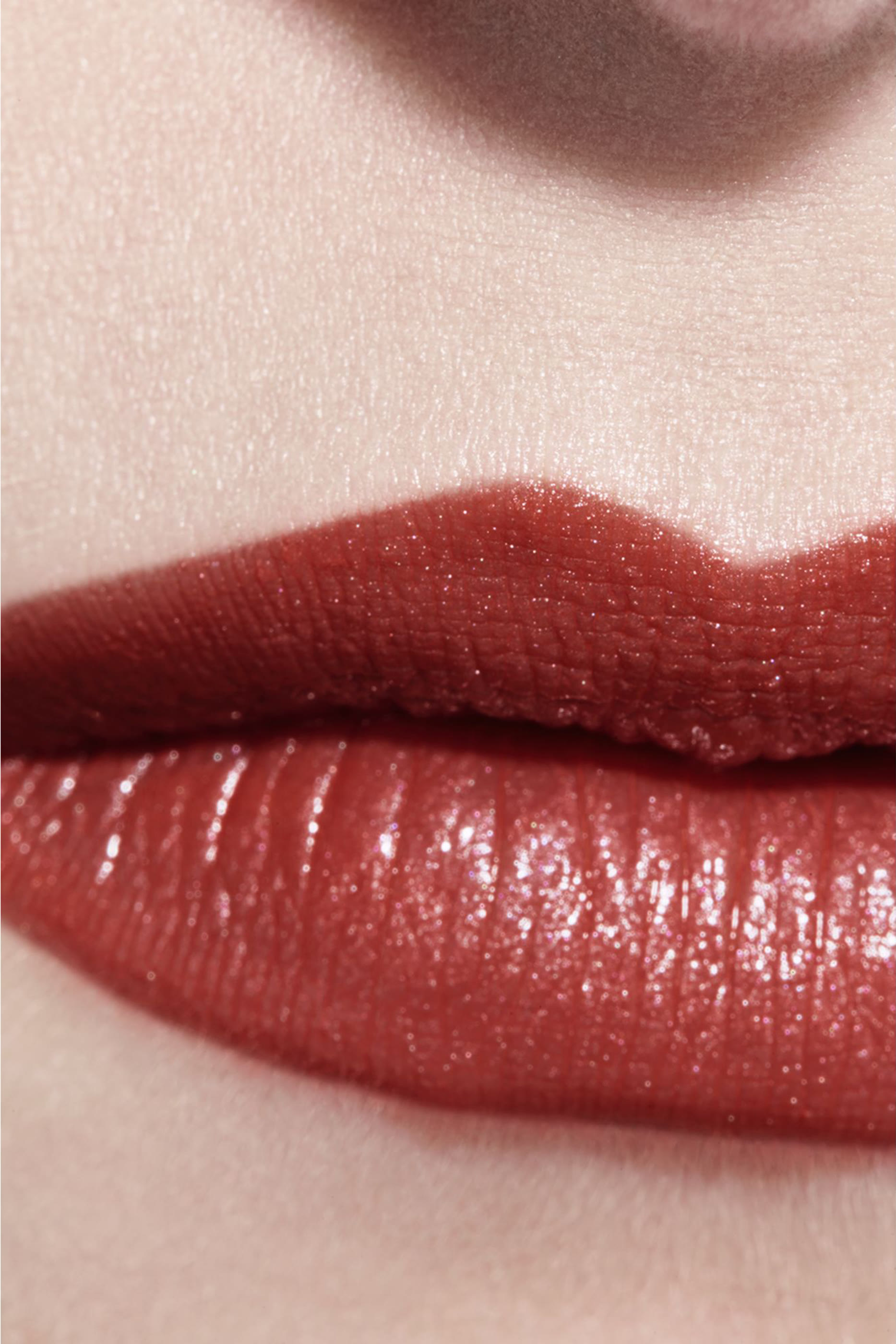 أحمر شفاه لامع Rouge Coco يدوم طويلا