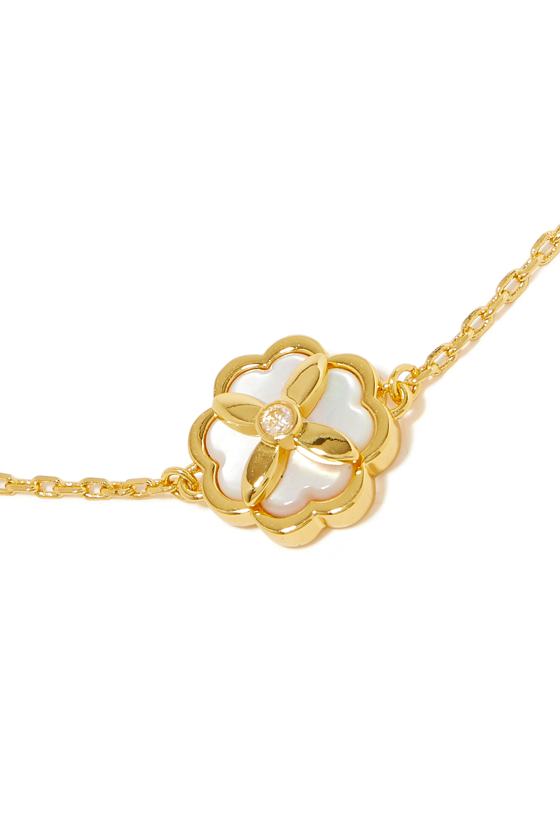 سوار هيريتيدج بلوم مرصع بأحجار زركونيا مكعبة وعرق اللؤلؤ معدن مطلي