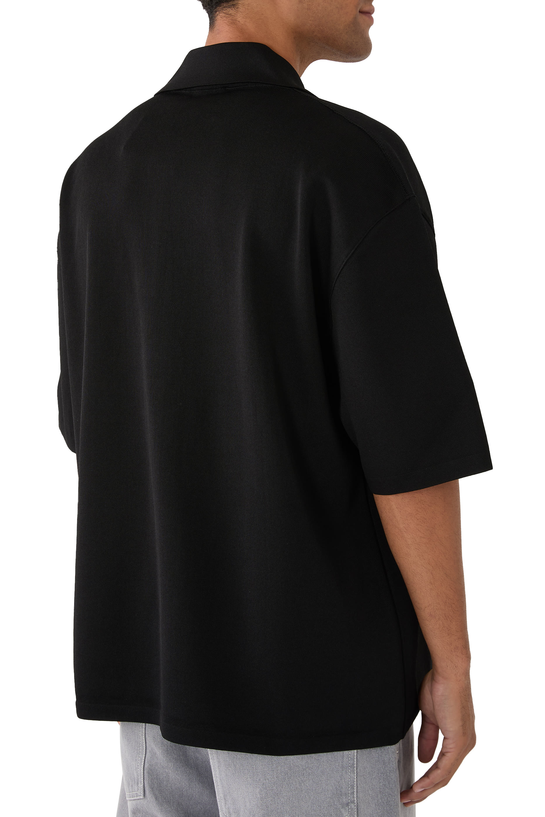 قميص بولو بأكمام قصيرة