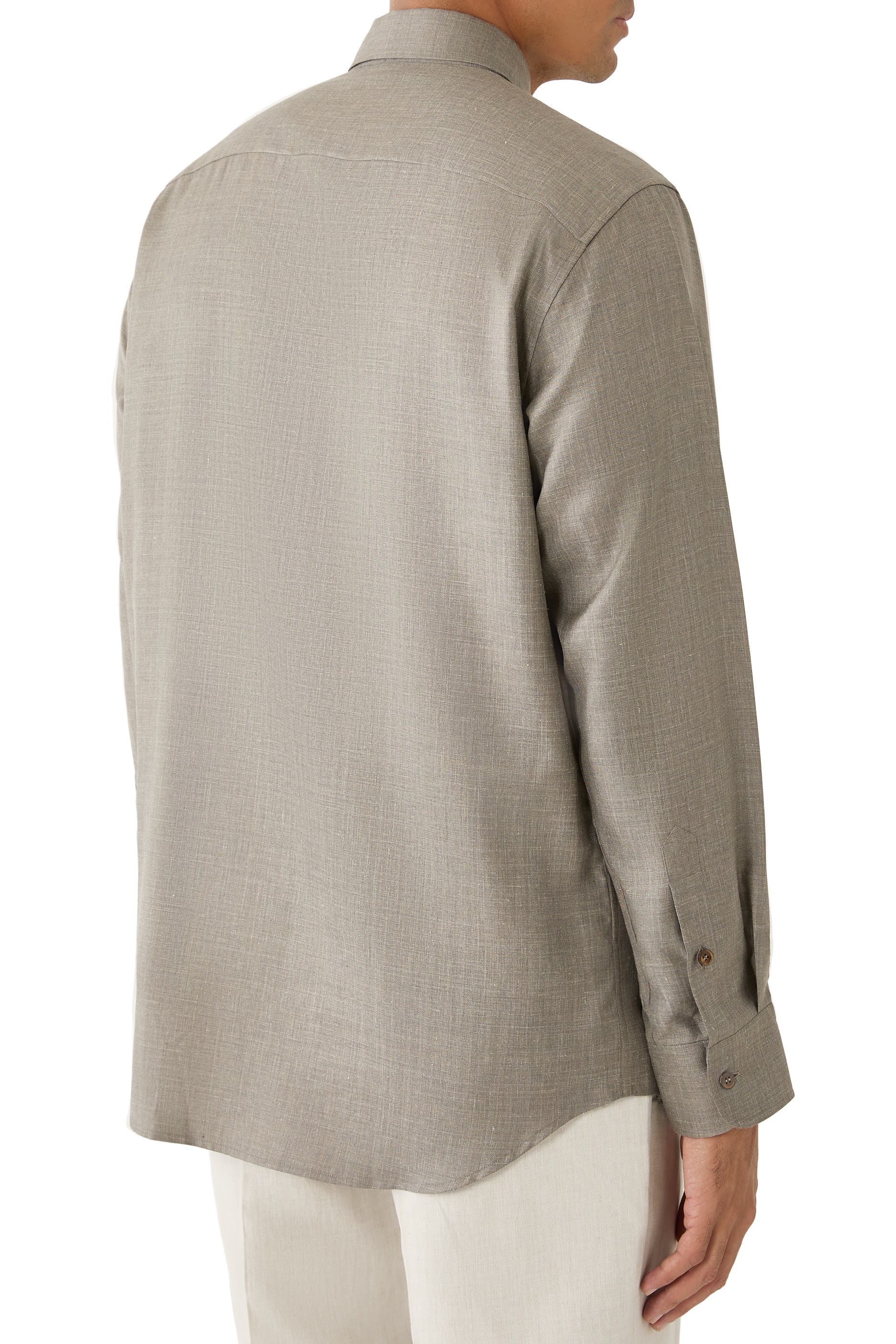 قميص بصف أزرار مخفي