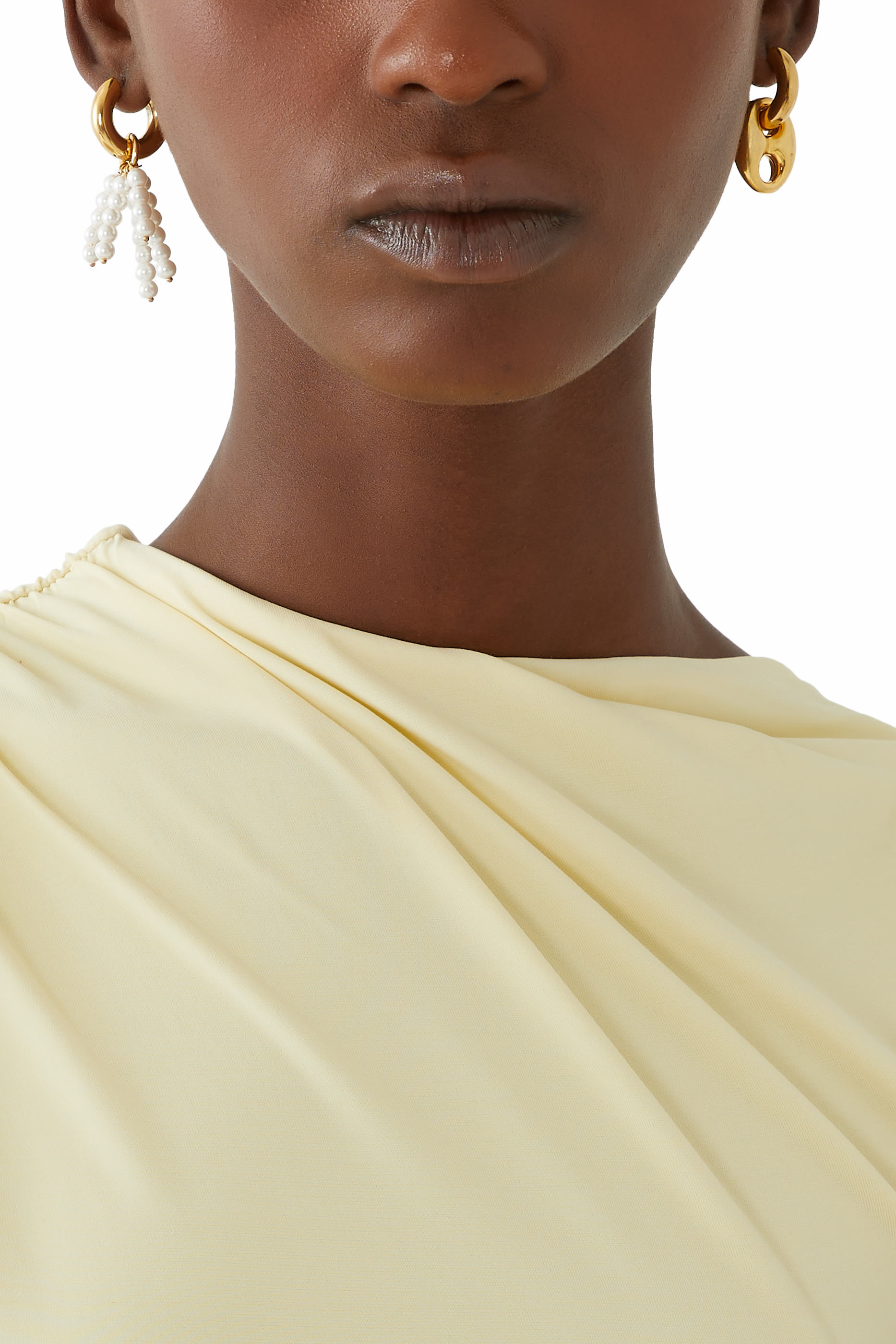 أقراط باللؤلؤ