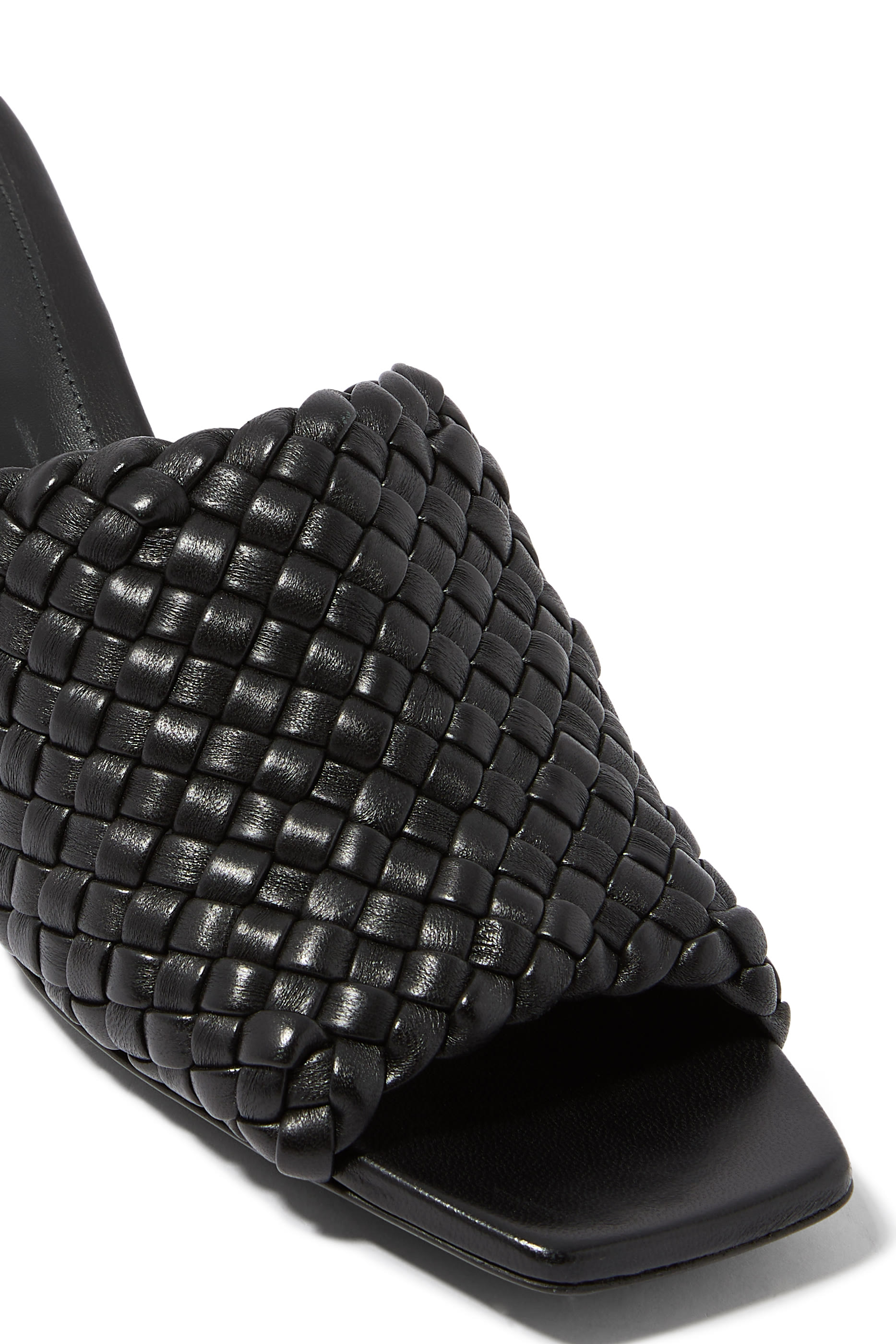 حذاء بكعب 45 بتفاصيل عقدة