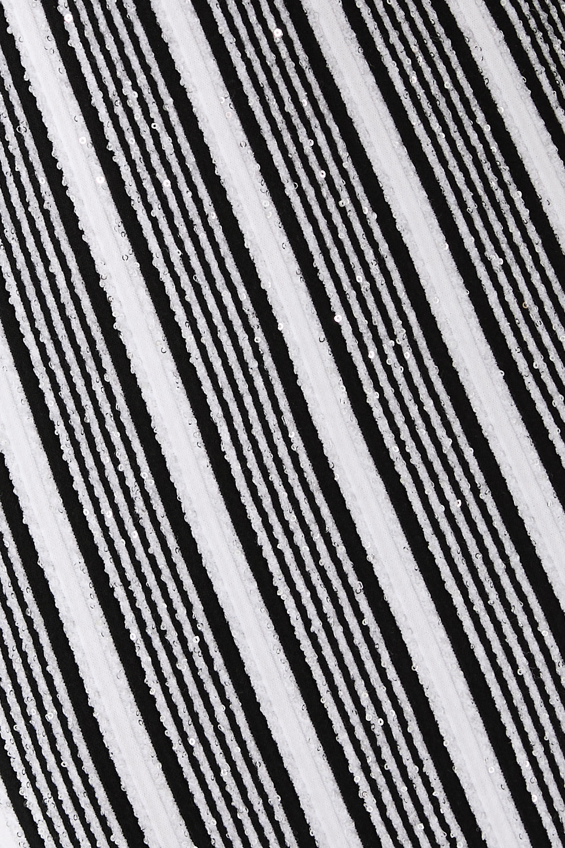 فستان قصير منسوج بتصميم مخطط بألوان متباينة ومزين بترتر