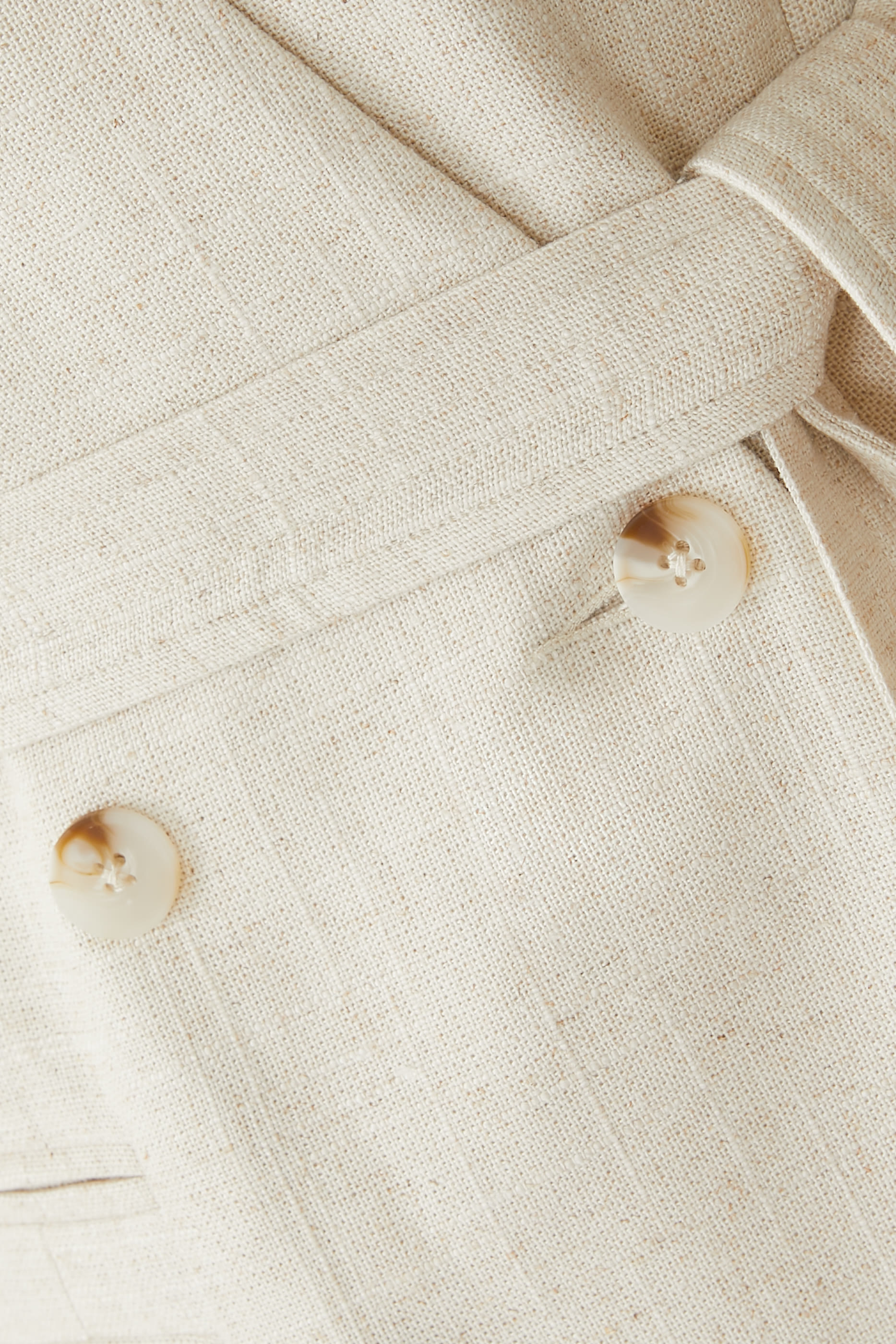 فستان نيومان بتصميم بليزر متوسط الطول وبلا أكمام