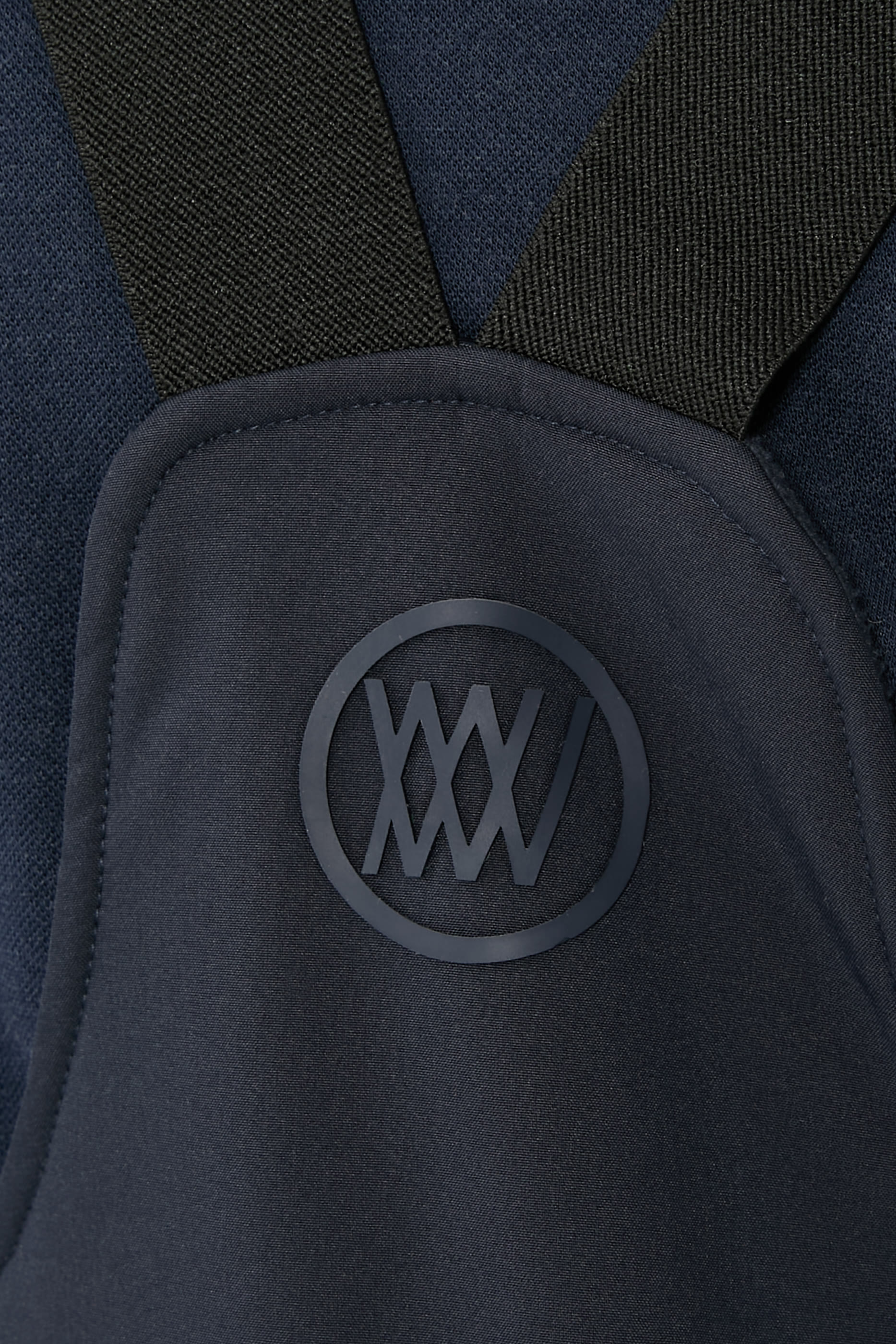 جمبسوت تايين ببنطال بحمالات