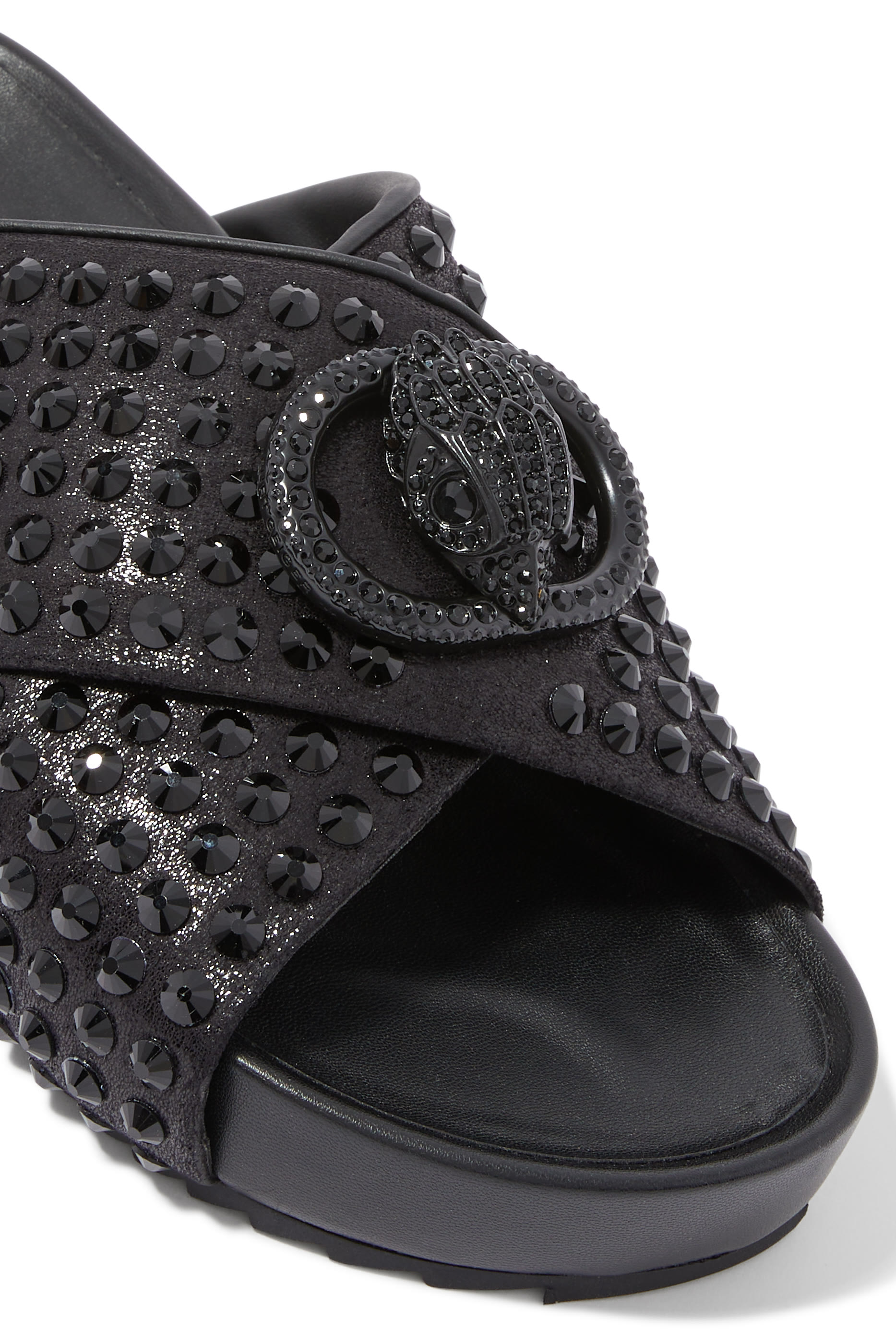 صندل  تشيلسي بسيور بتصميم متقاطع