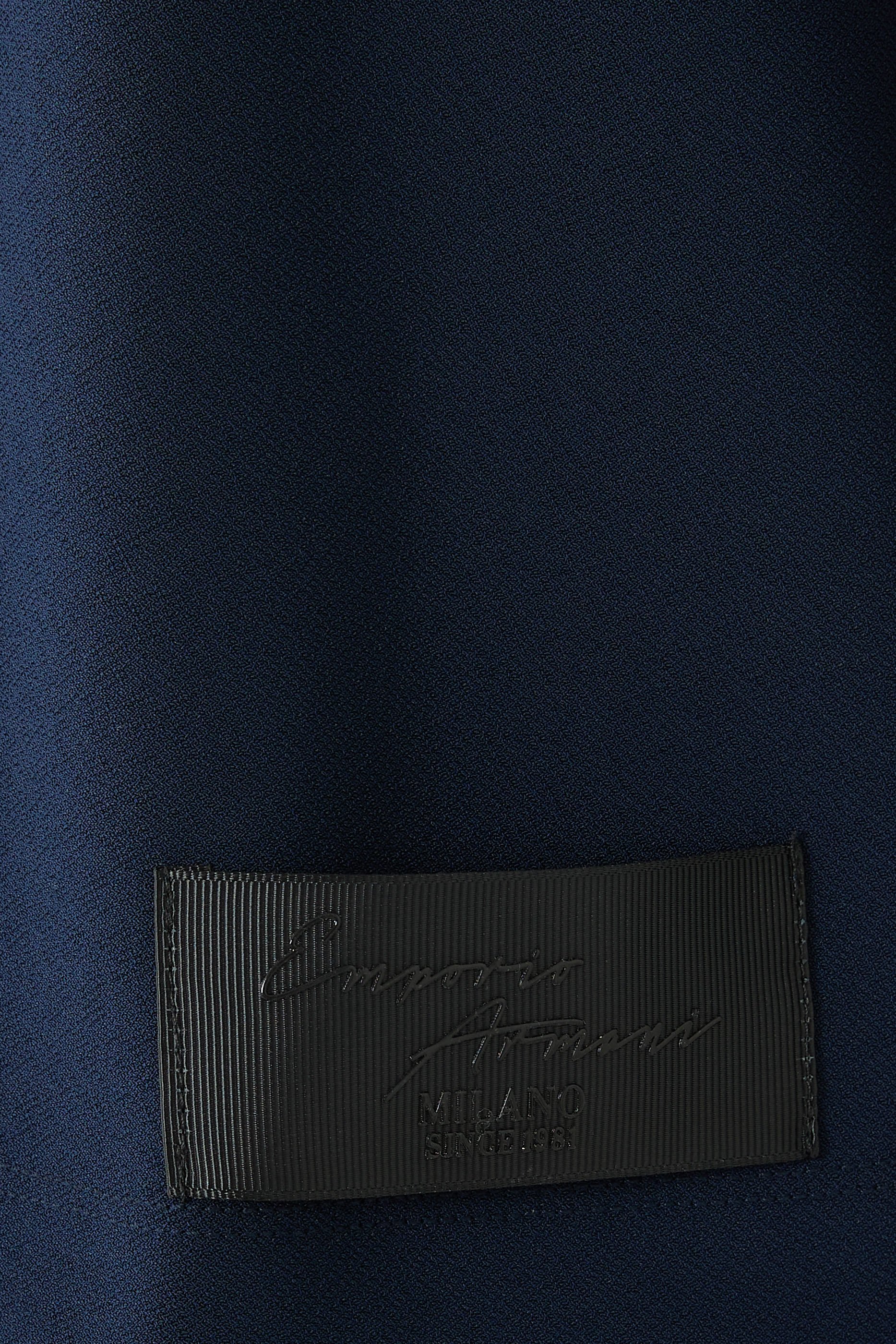 سويت شيرت بنصف سحاب وشعار الماركة