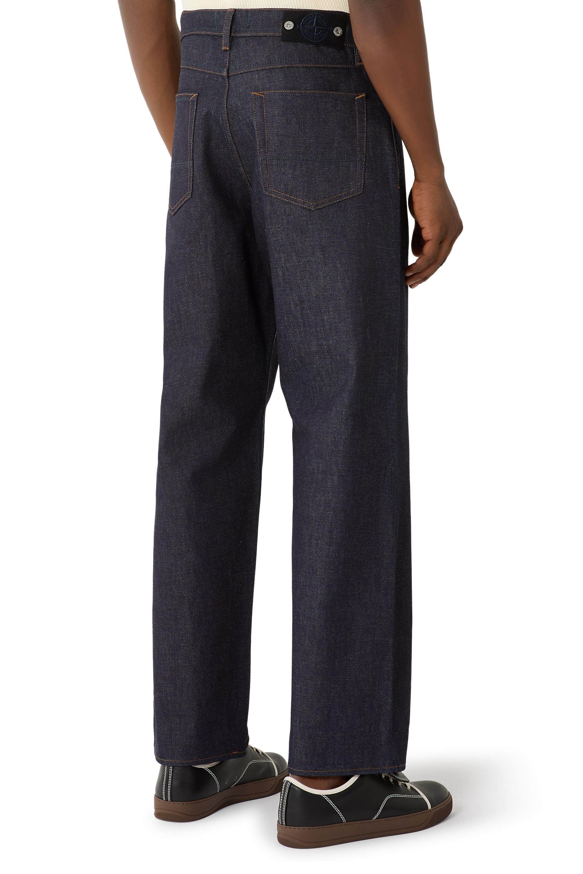 بنطال جينز دنيم بقصة ضيقة