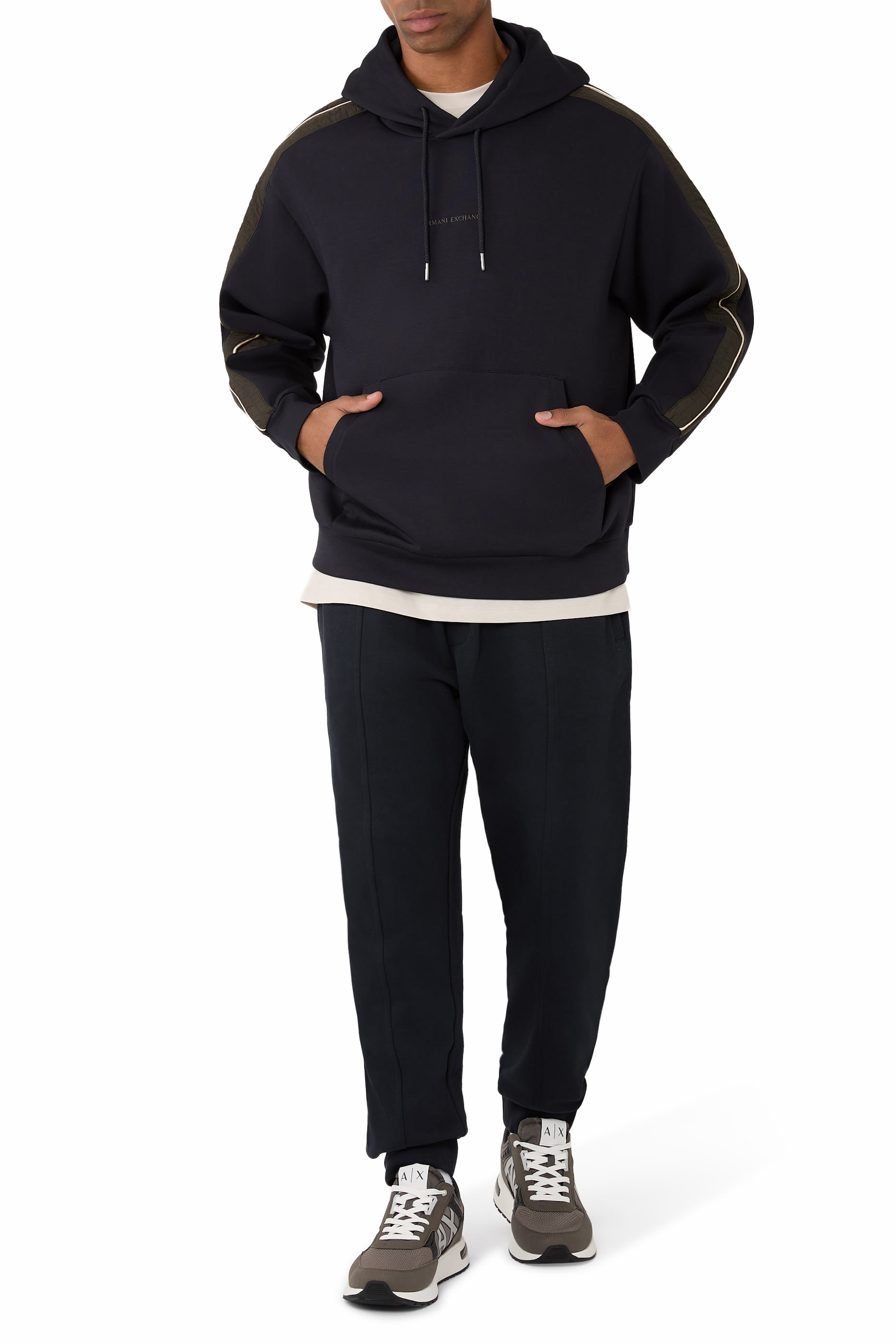 سويت شيرت بشعار الماركة